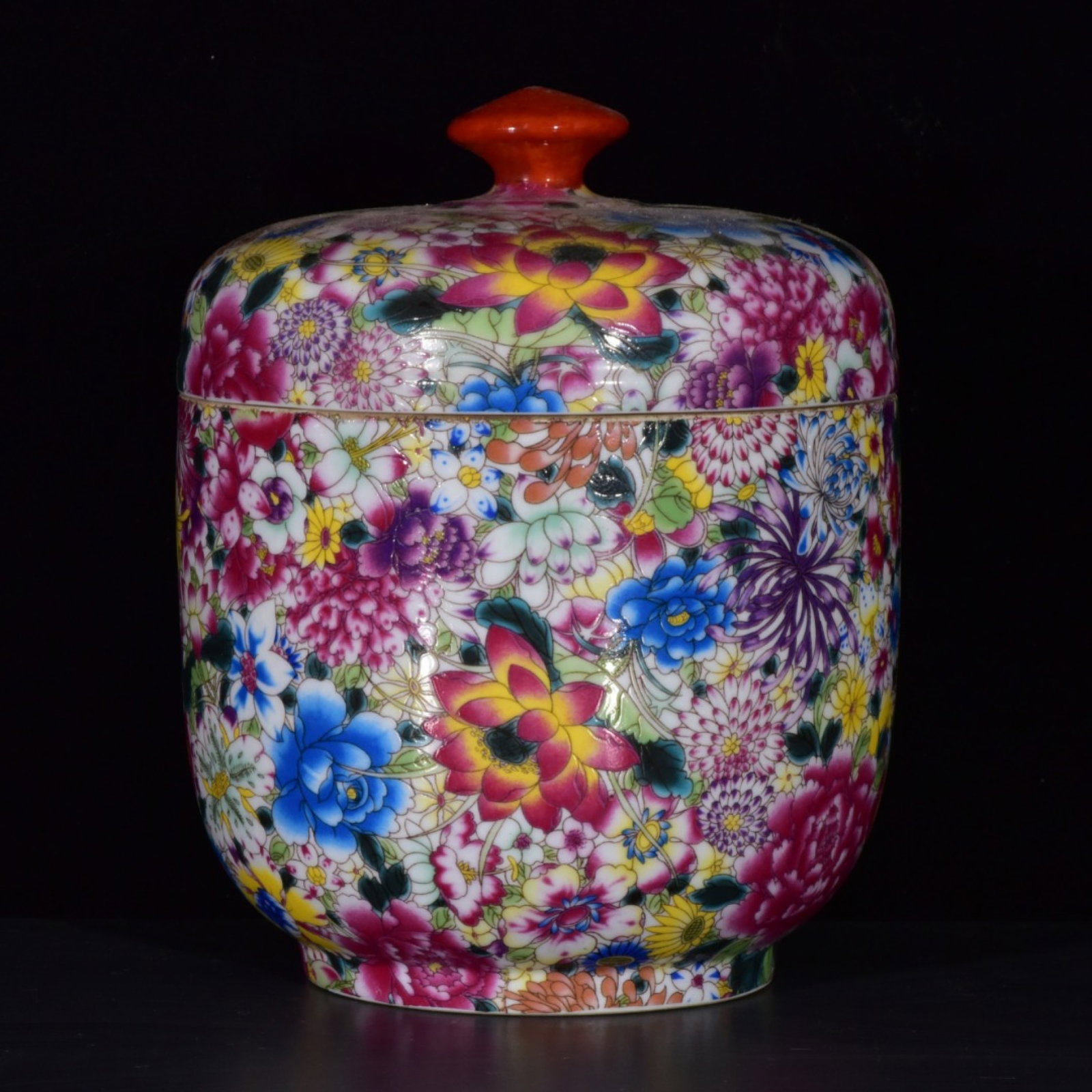 An Exquisite Famille-Rose Flower Pattern Jar with Cover: An Exquisite Famille-Rose Flower Pattern Jar with Cover,Qing Dynasty,China,Qianlong Four-character Mark,Size:7.5inx5.9in