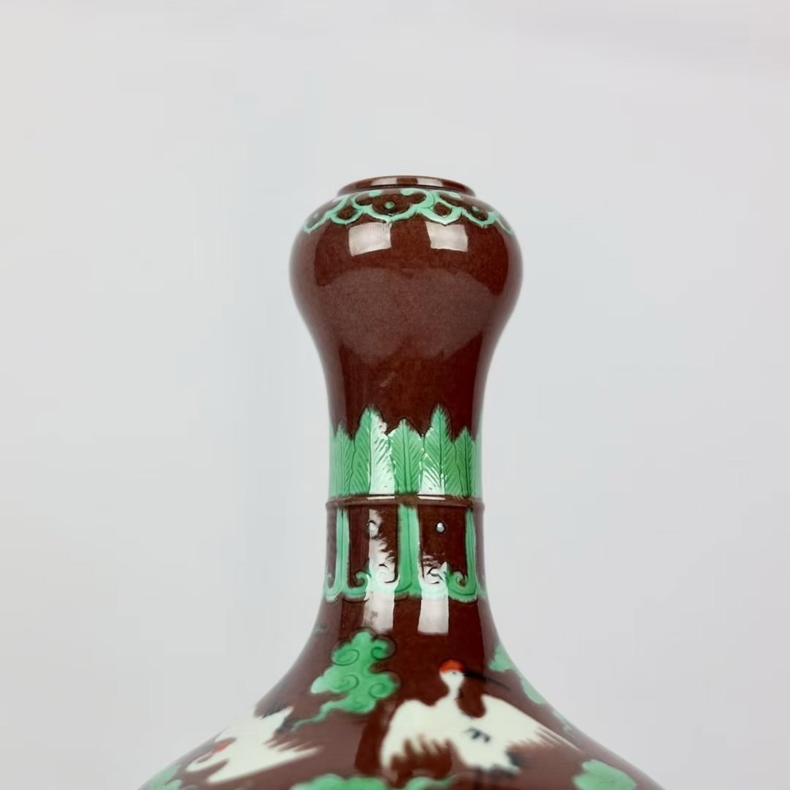 An Exquisite Biscuit Auspicious Cloud and Crane Pattern Vase - 2