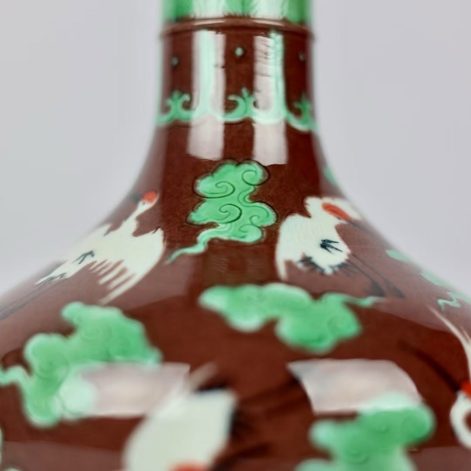 An Exquisite Biscuit Auspicious Cloud and Crane Pattern Vase - 4