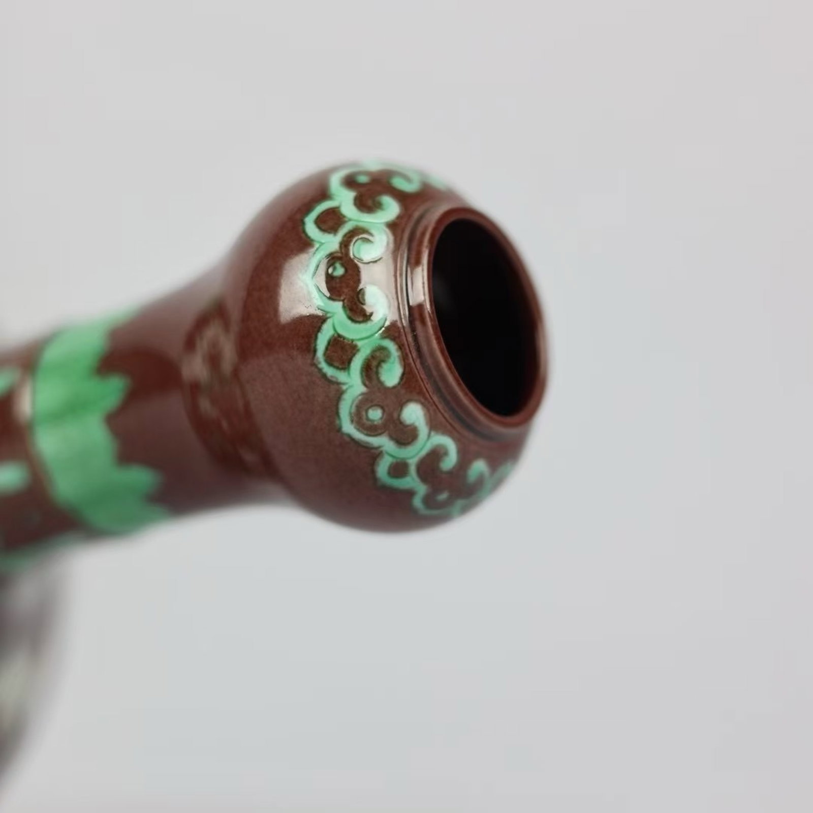 An Exquisite Biscuit Auspicious Cloud and Crane Pattern Vase - 7