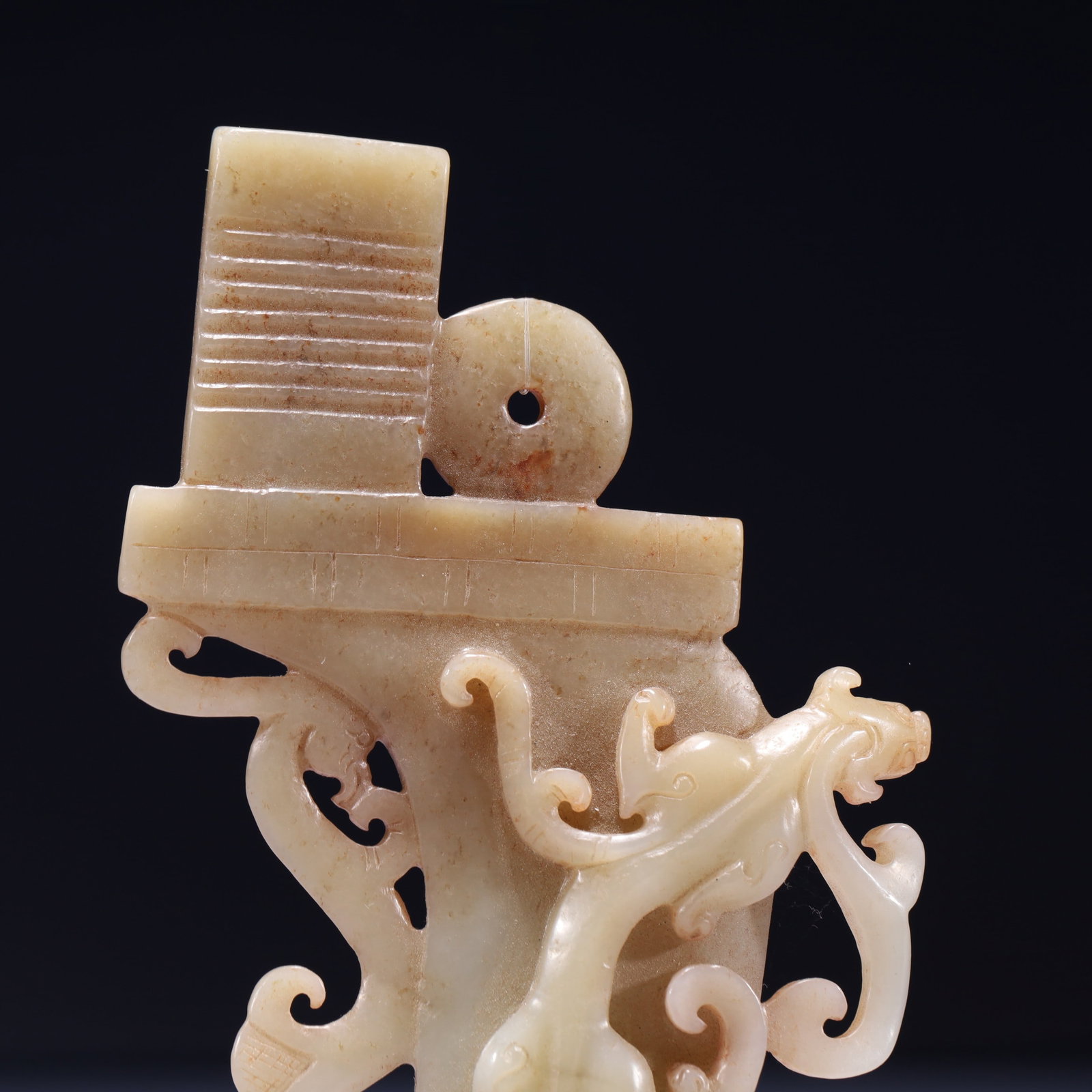 An Exquisite White Jade Dragon Pattern Pendant - 2