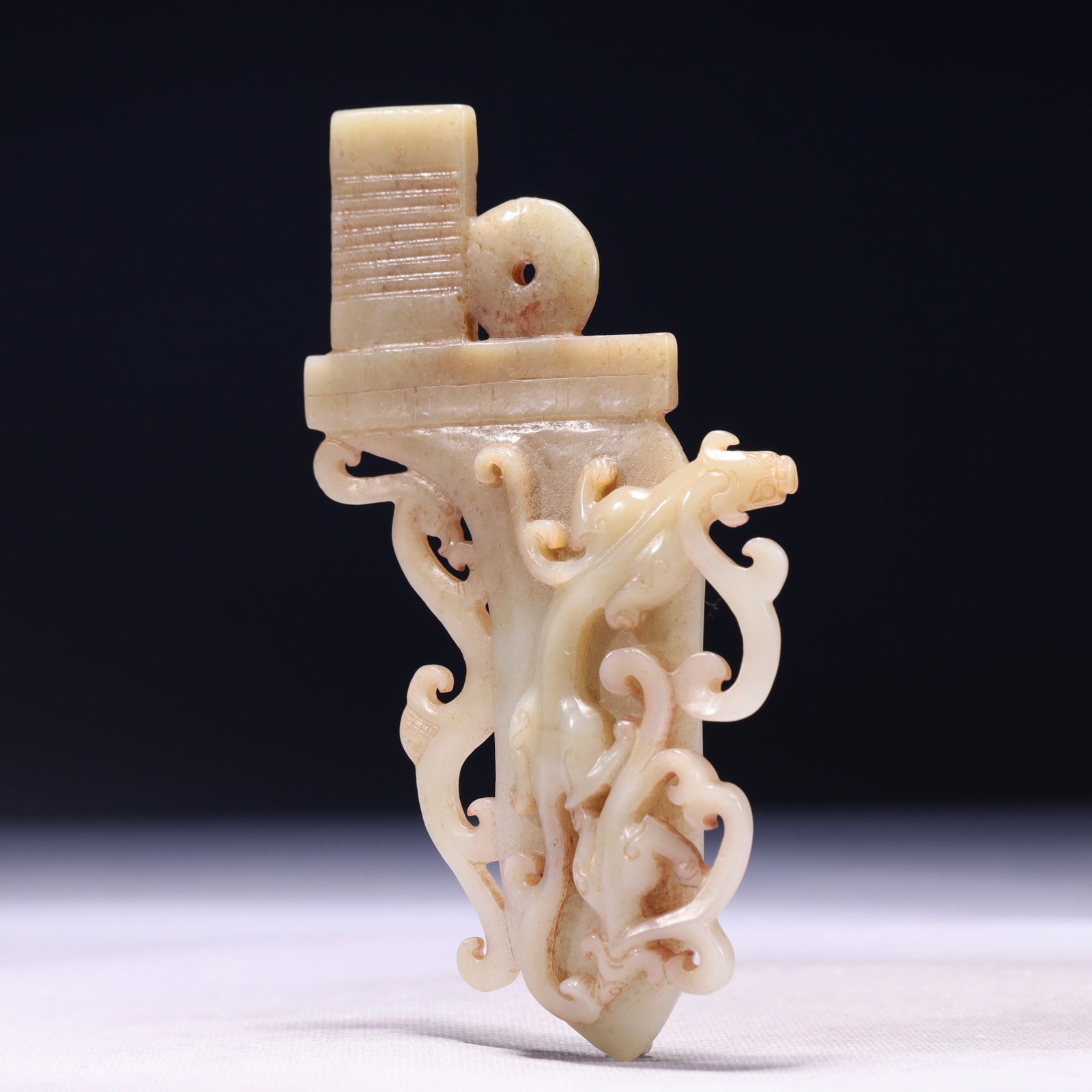 An Exquisite White Jade Dragon Pattern Pendant - 4