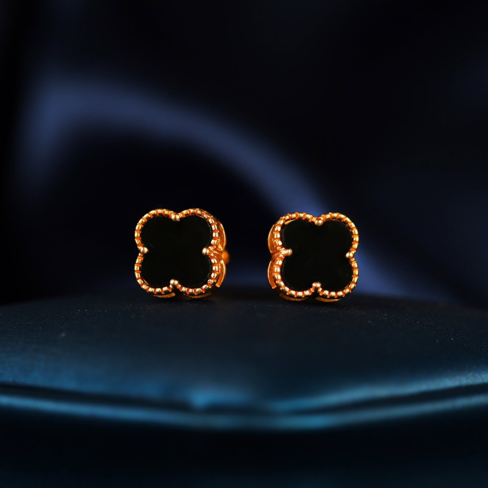 A Pair of Exquisite Sterling Silver-Gold Plated Inlaid Black Jade Earrings (1 of 3)