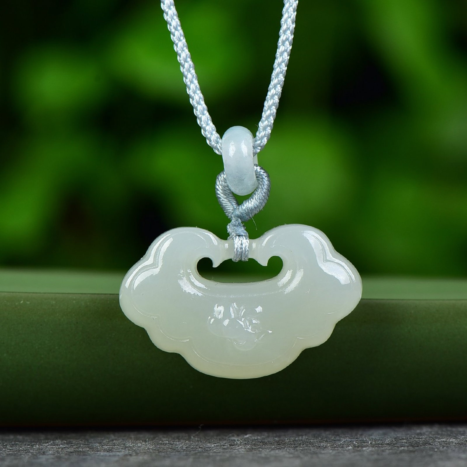 An Exquisite White Jade Pendant: An Exquisite White Jade Pendant,Size:0.8inx1.3in 白玉挂件