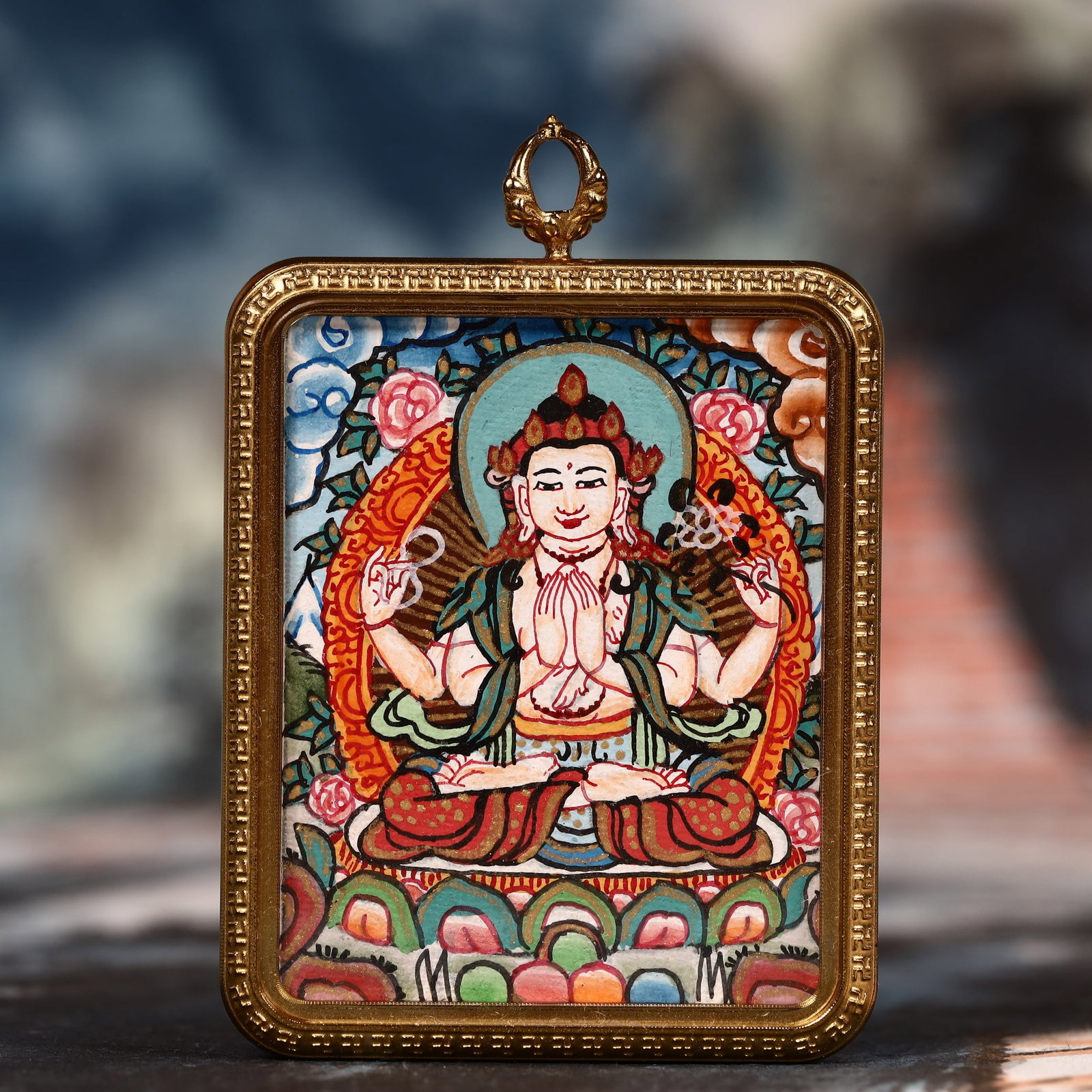 An Exquisite Painted Color Statue of Four-Armed Guanyin Tangka: An Exquisite Painted Color Statue of Four-Armed Guanyin Tangka,Size:2inx2.8in 彩绘四臂观音像唐卡