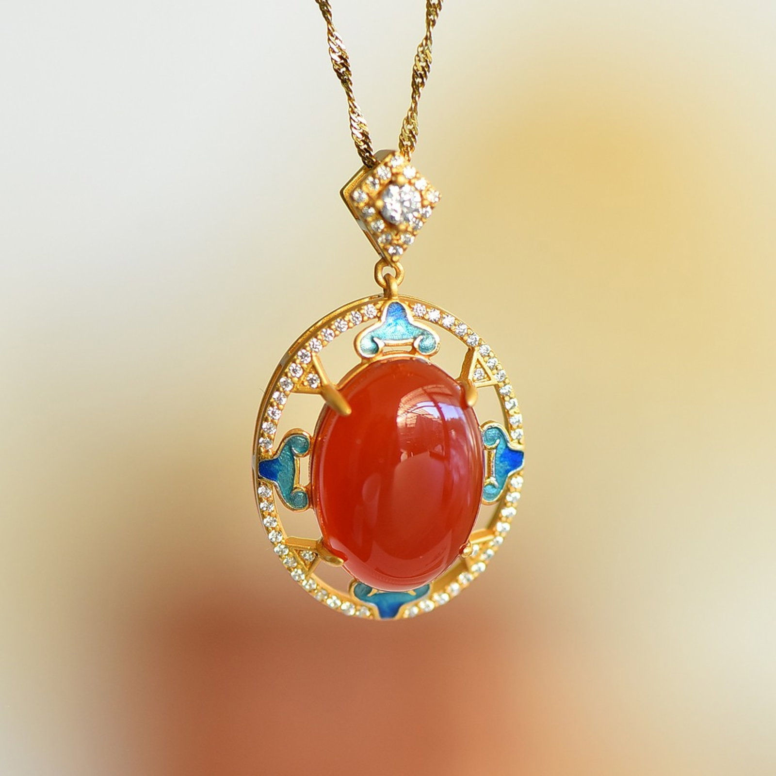 An Exquisite Sterling Silver-Gold Plated Inlaid Agate Pendant: An Exquisite Sterling Silver-Gold Plated Inlaid Agate Pendant,Size:0.5inx0.7in 纯银镀金镶玛瑙吊坠