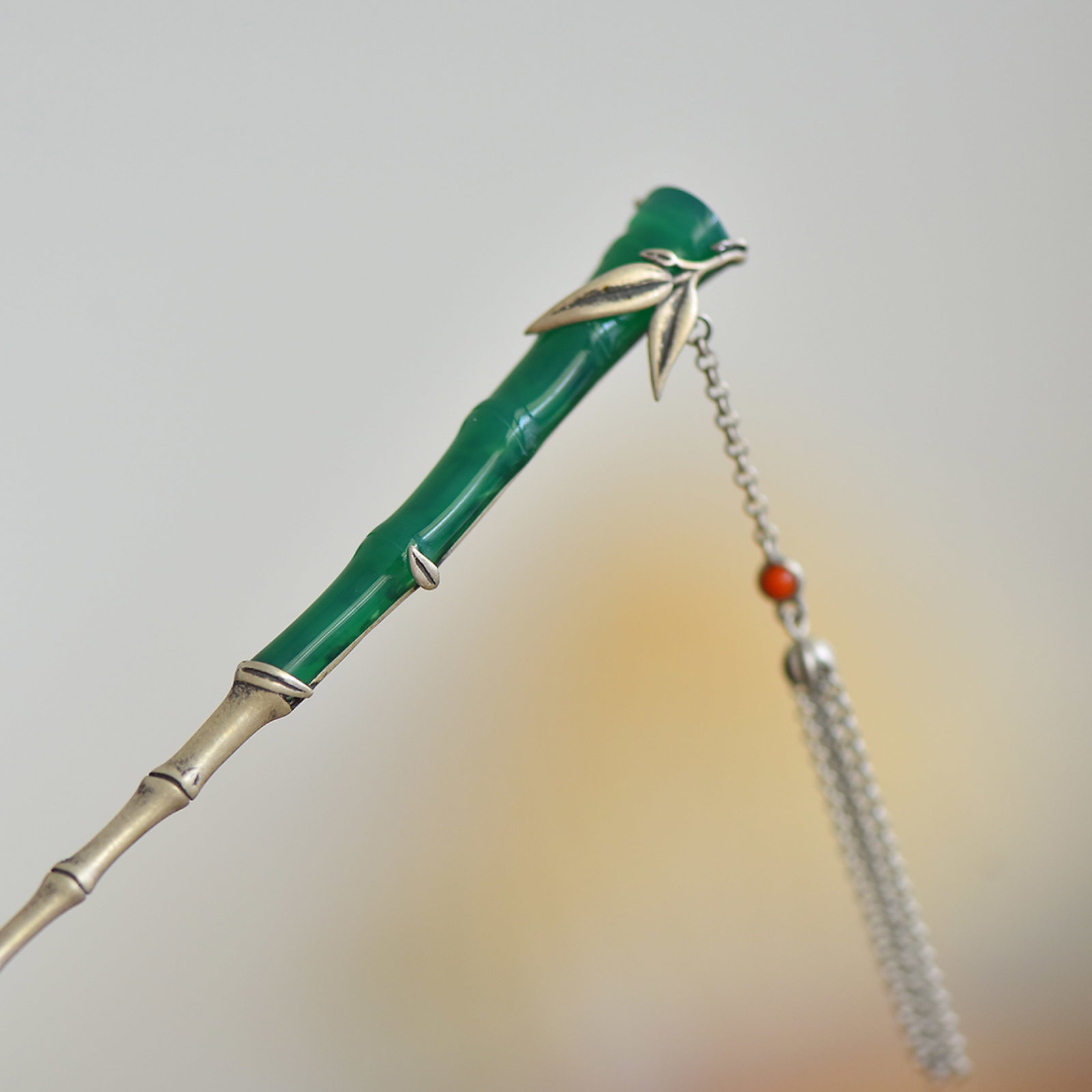 An Exquisite Sterling Silver Inlaid Agate Hairpin: An Exquisite Sterling Silver Inlaid Agate Hairpin 纯银镶玛瑙发簪