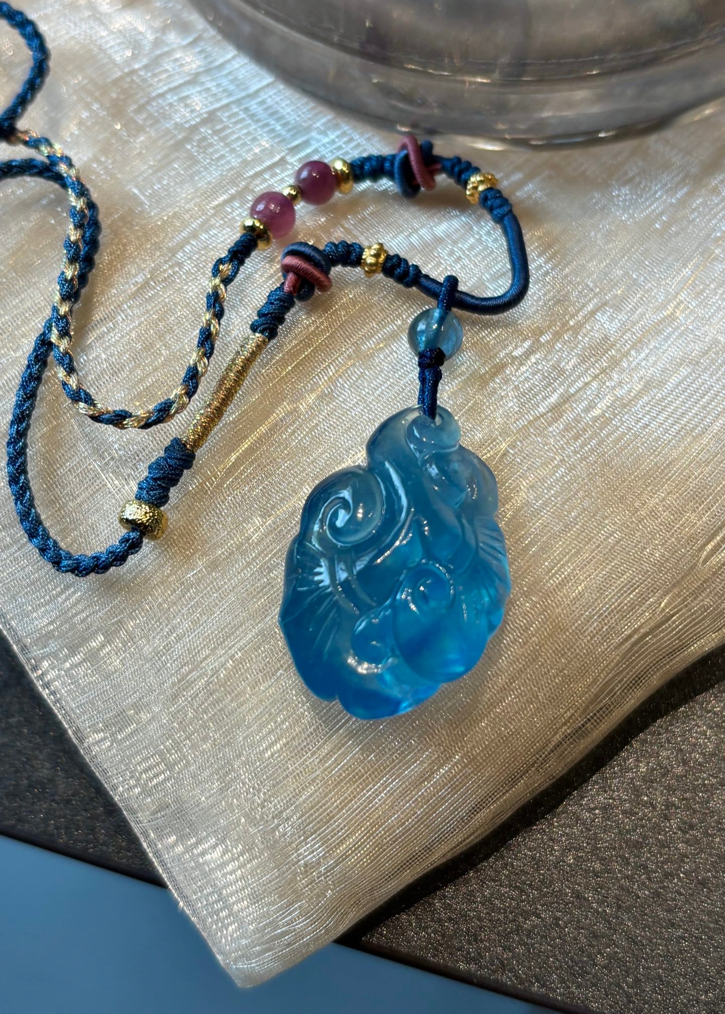 An Exquisite Aquamarine Ganoderma lucidum Pendant: An Exquisite Aquamarine Ganoderma lucidum Pendant,Size:33mmx25mmx8mm,Total Weight:7.2g 海蓝宝灵芝吊坠