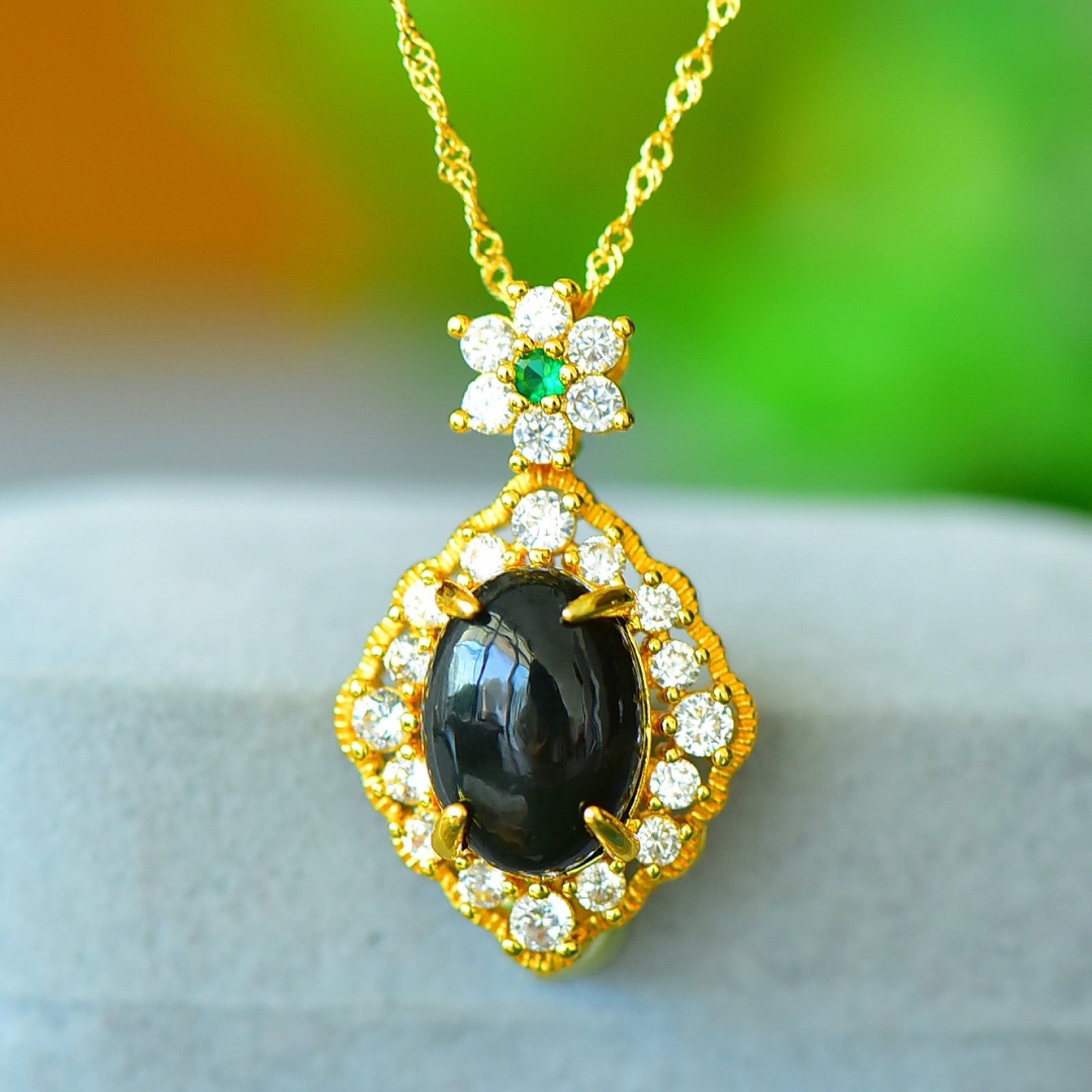 An Exquisite Bronze-Gold Plated Inlaid Green Jade Necklace: An Exquisite Bronze-Gold Plated Inlaid Green Jade Necklace,Size:3.9inx5.5in 铜镀金镶青玉项链