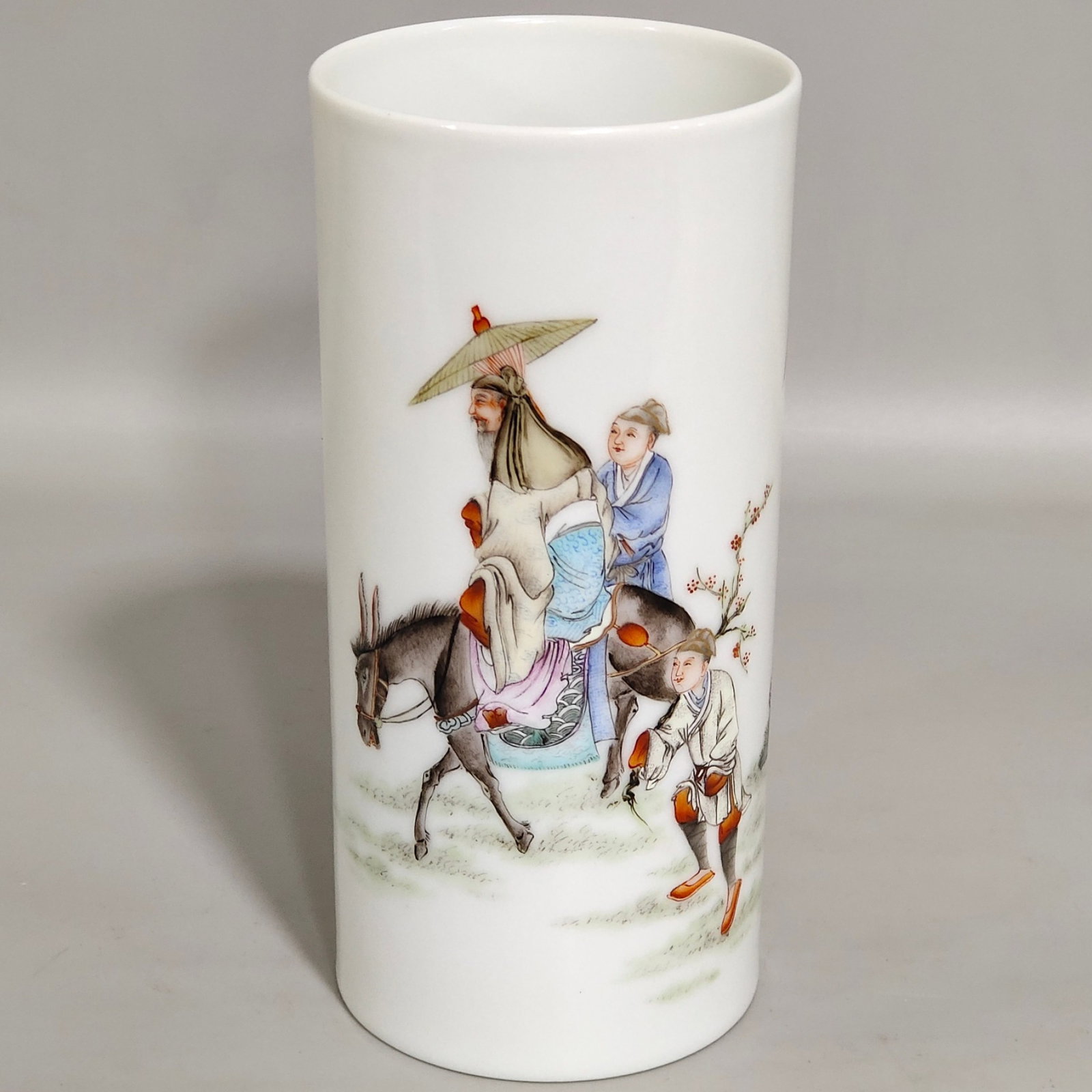 An Exquisite Enamel Character and Story Pattern Incense Tube,with poem: An Exquisite Enamel Character and Story Pattern Incense Tube,with poem,Qing Dynasty,China,Qianlong Four-character Mark,Size:4.9inx2.3in 珐琅彩人物故事纹