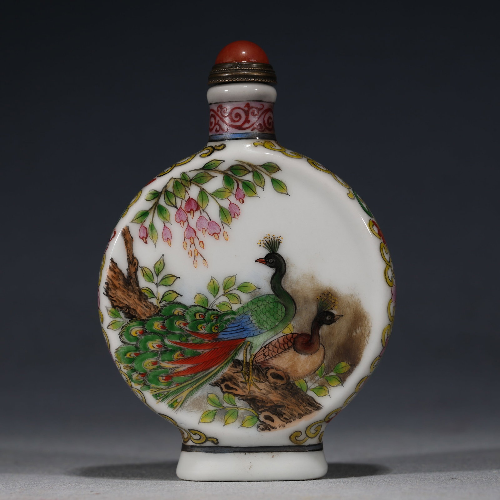 An Exquisite Famille-Rose Double Peacock Flower Pattern Snuff Bottle: An Exquisite Famille-Rose Double Peacock Flower Pattern Snuff Bottle,Qing Dynasty, China,Kangxi Four-character Mark,Size:2.6in×0.8in×3.7in 粉彩双孔雀花