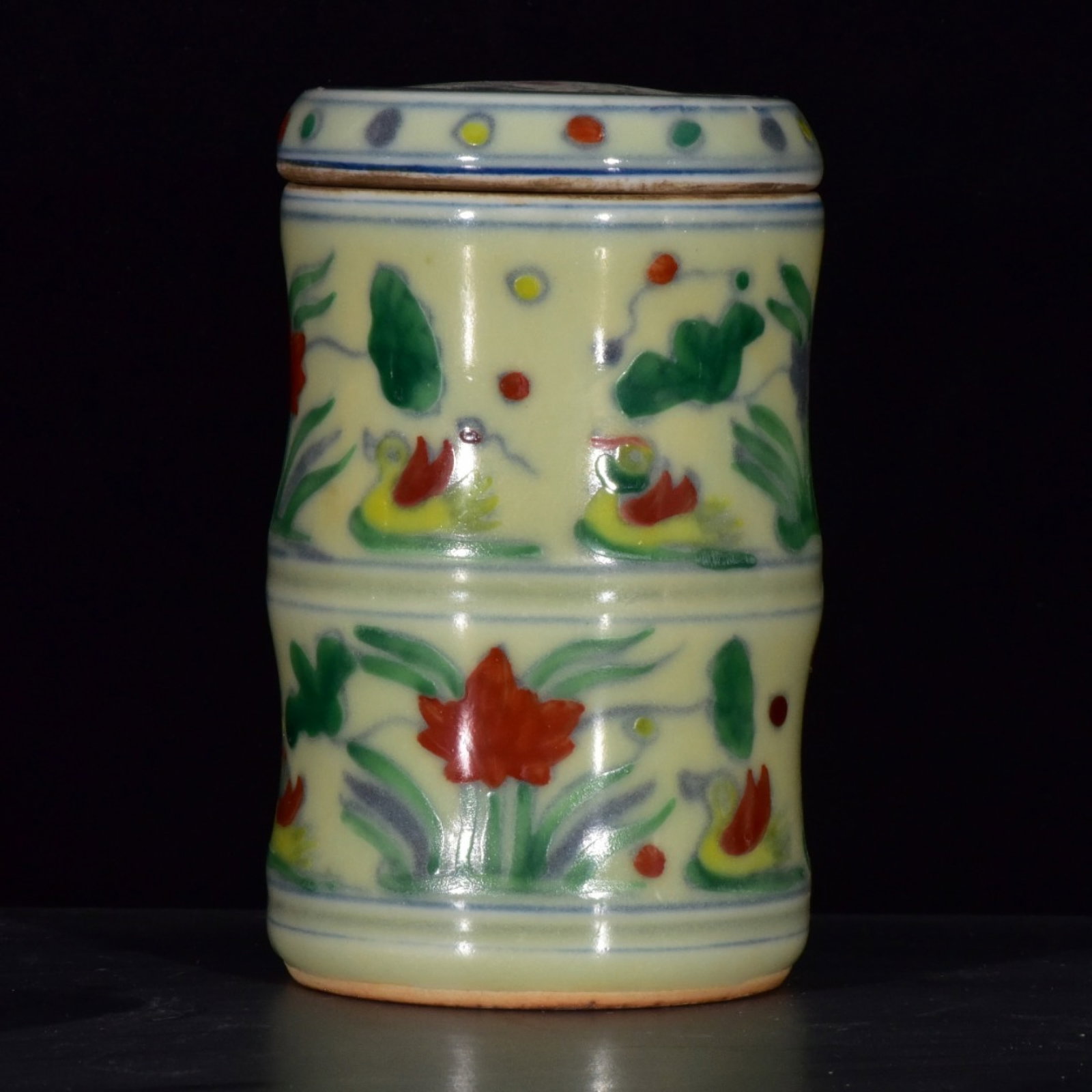 An Exquisite Doucai Flower and Mandarin Duck Pattern Jar with Cover: An Exquisite Doucai Flower and Mandarin Duck Pattern Jar with Cover,Ming Dynasty,China,Chenghua Six-character Mark,Size:4.7inx3in 斗彩花卉鸳鸯纹盖಻