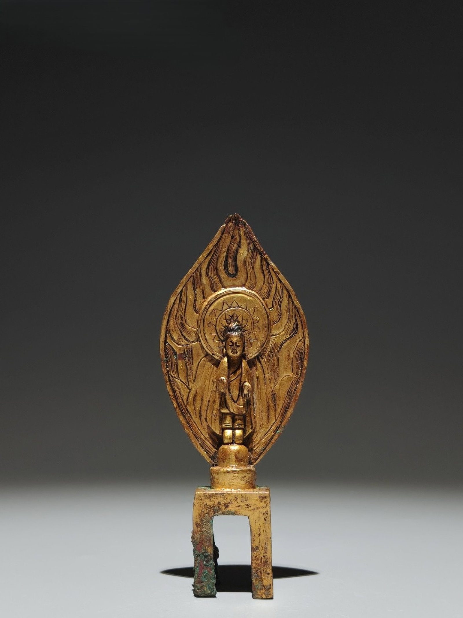 A Solemn Gilt Bronze Statue of Avalokitesvara: A Solemn Gilt Bronze Statue of Avalokitesvara,N.Wei,China,Size:6.1inx2.4inx0.8in 铜鎏金观音像,中国北魏时期