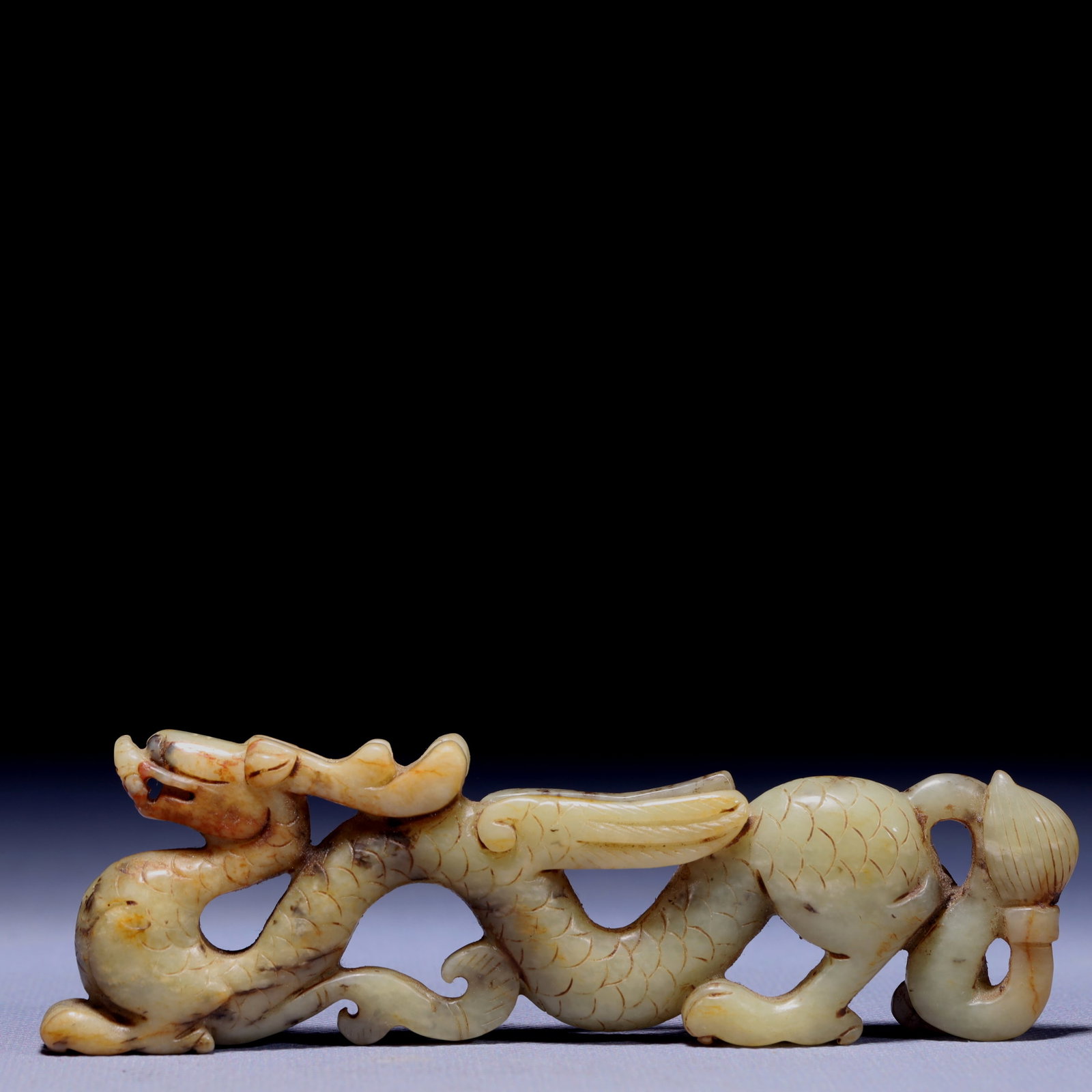 An Exquisite White Jade Dragon Ornament: An Exquisite White Jade Dragon Ornament,Qing Dynasty,China,Size:5.1inx0.4inx1.6in,Weight:92g 白玉龙摆件,中国清代