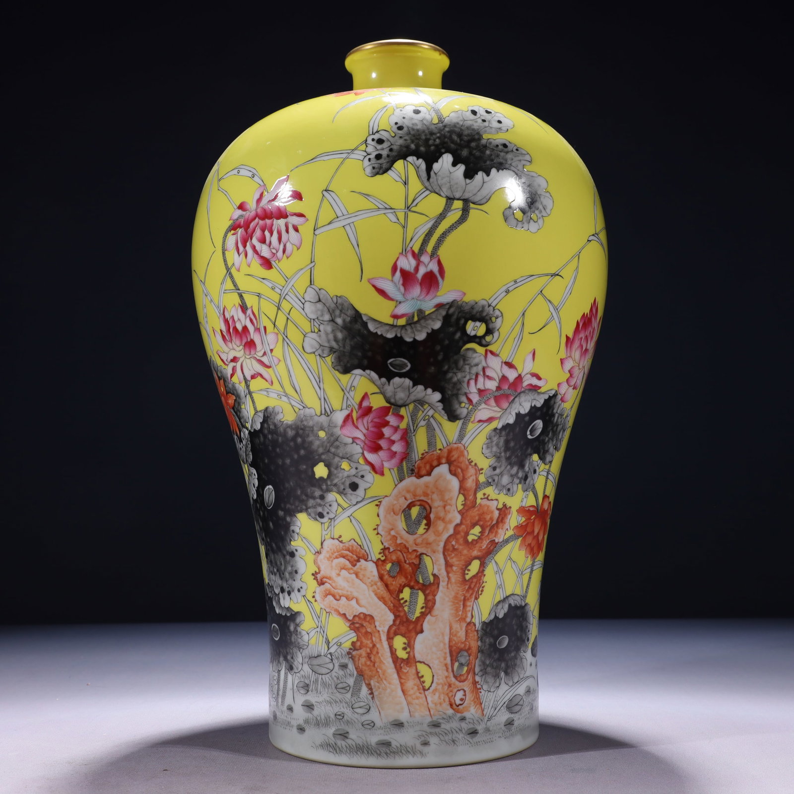 An Exquisite Yellow Ground Ink Color Painted Gold Lotus Pattern Vase: An Exquisite Yellow Ground Ink Color Painted Gold Lotus Pattern Vase,Qing Dynasty,China,Yongzheng Six-character Mark,Size:8.3inx15.7in,Weight:4100g 黄地墨彩描金!