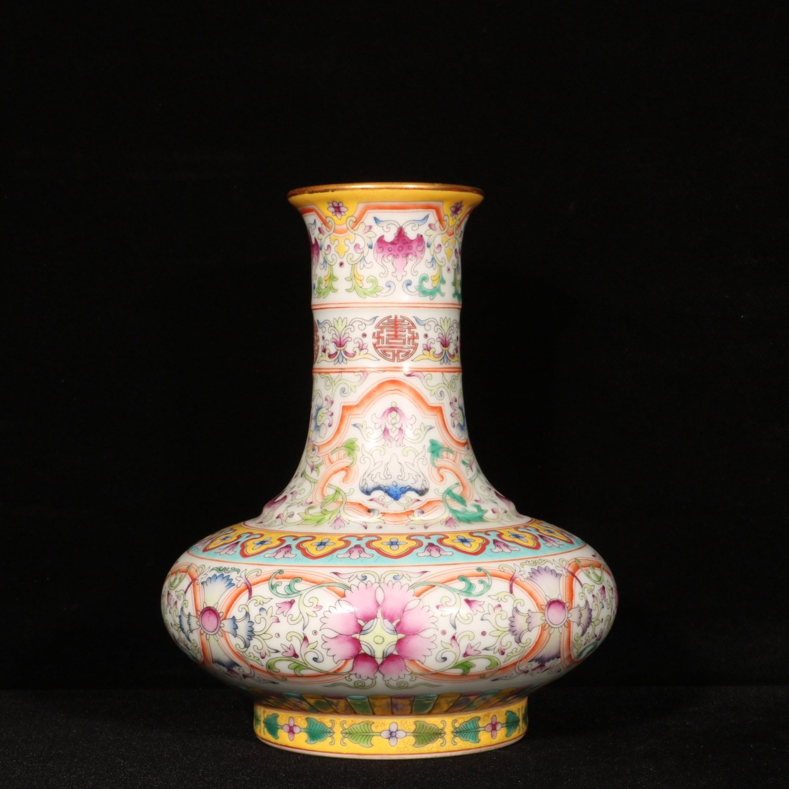 An Exquisite Enamel Painted Gold Lotus Pattern Vase: An Exquisite Enamel Painted Gold Lotus Pattern Vase,Qing Dynasty,China,Qianlong Six-character Mark,Size:7.5inx5.7in 珐琅彩描金缠枝莲纹瓶,