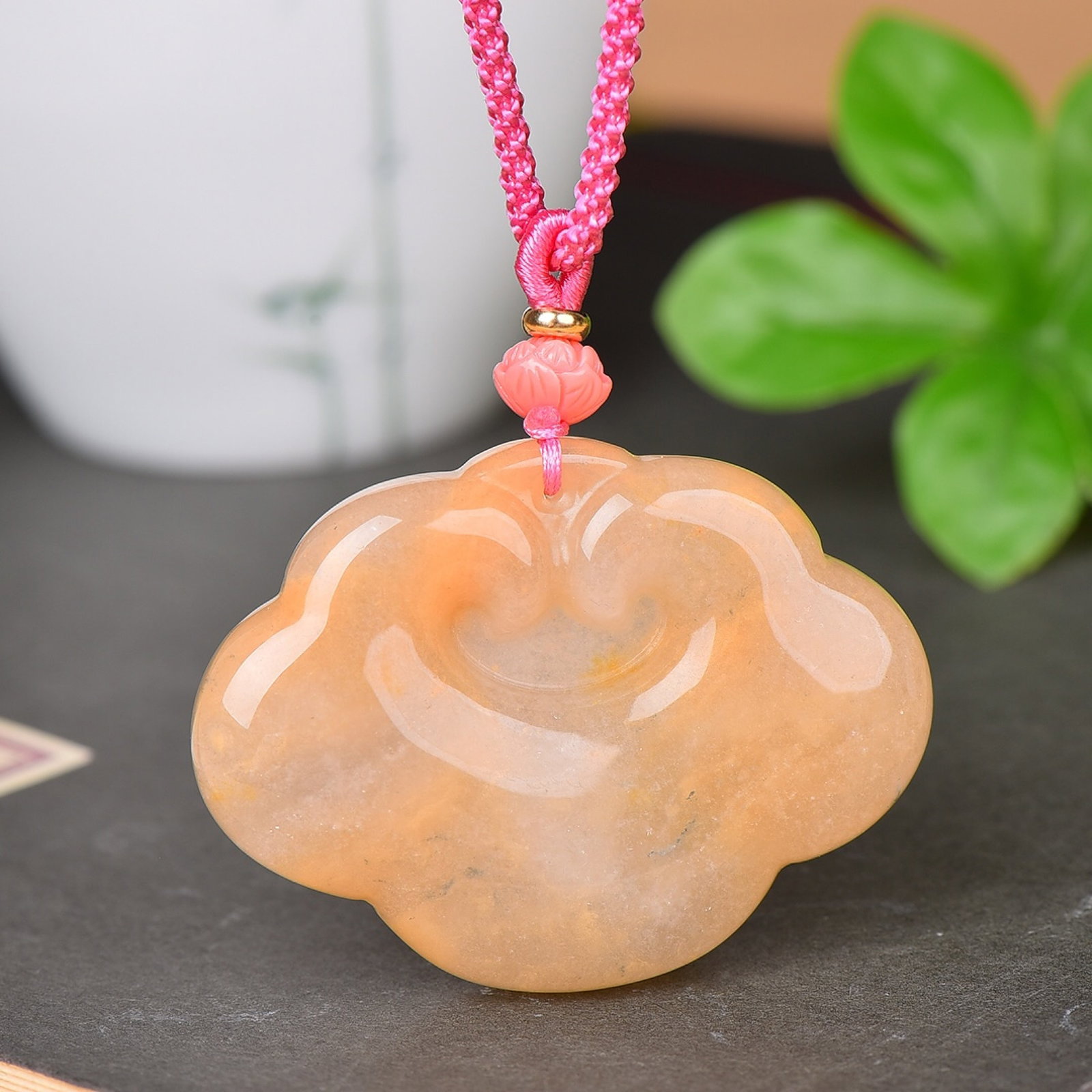 An Exquisite Yellow Jade Pendant: An Exquisite Yellow Jade Pendant,Size:39mmx52mm 黄玉挂件