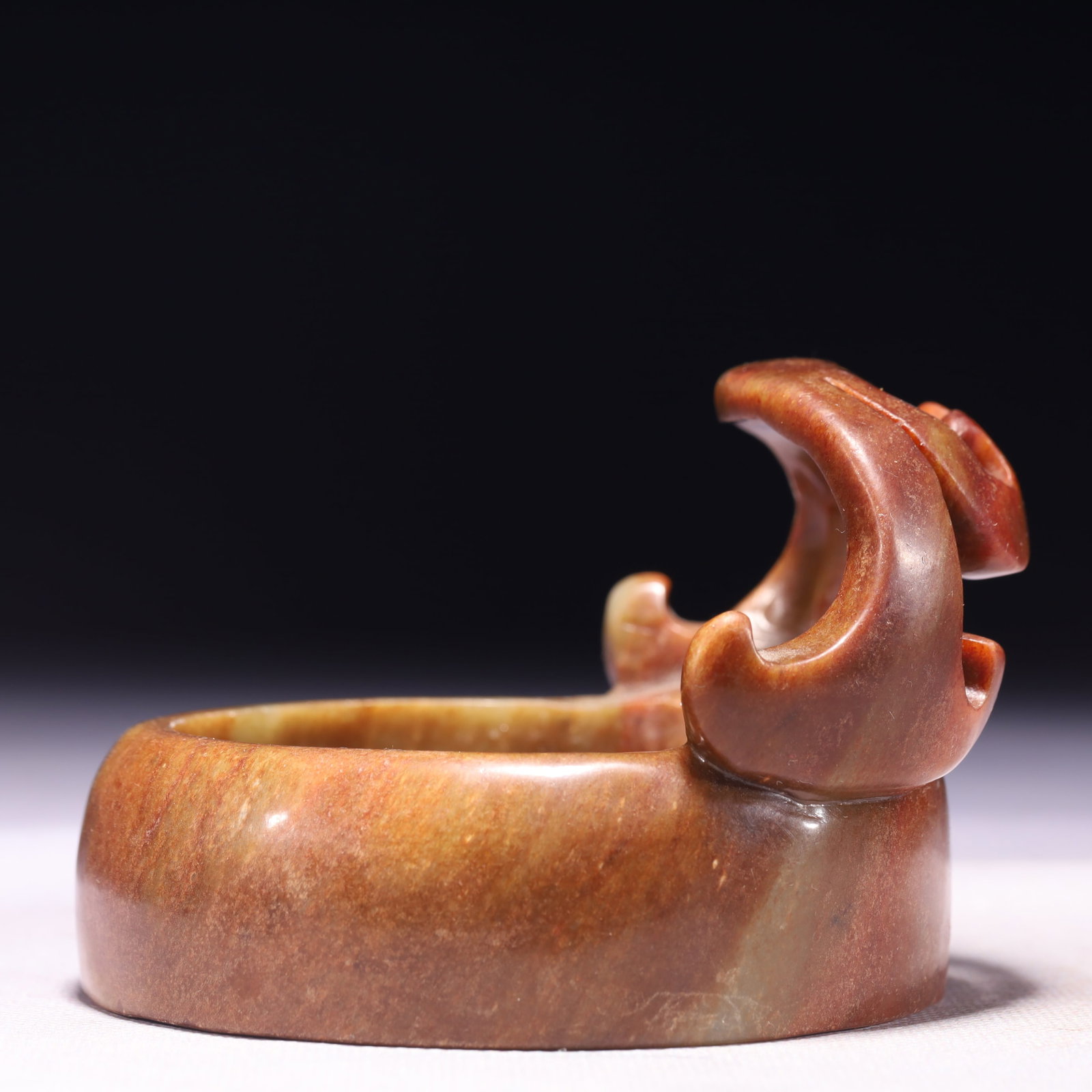 An Exquisite Archaic Jade Beast Brush Washer: An Exquisite Archaic Jade Beast Brush Washer,Ancient Time,China,Size:3.5inx3.1in,Weight:362g 高古玉兽笔洗,中国远古时期