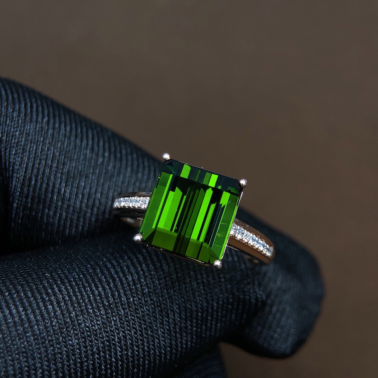 5.52Ctw Sterling Silver Inlaid Natural Tourmaline Ring: 5.52Ctw Sterling Silver Inlaid Natural Tourmaline Ring,Size:9.8mmx8.9mm 5.52Ctw纯银嵌天然碧玺戒指
