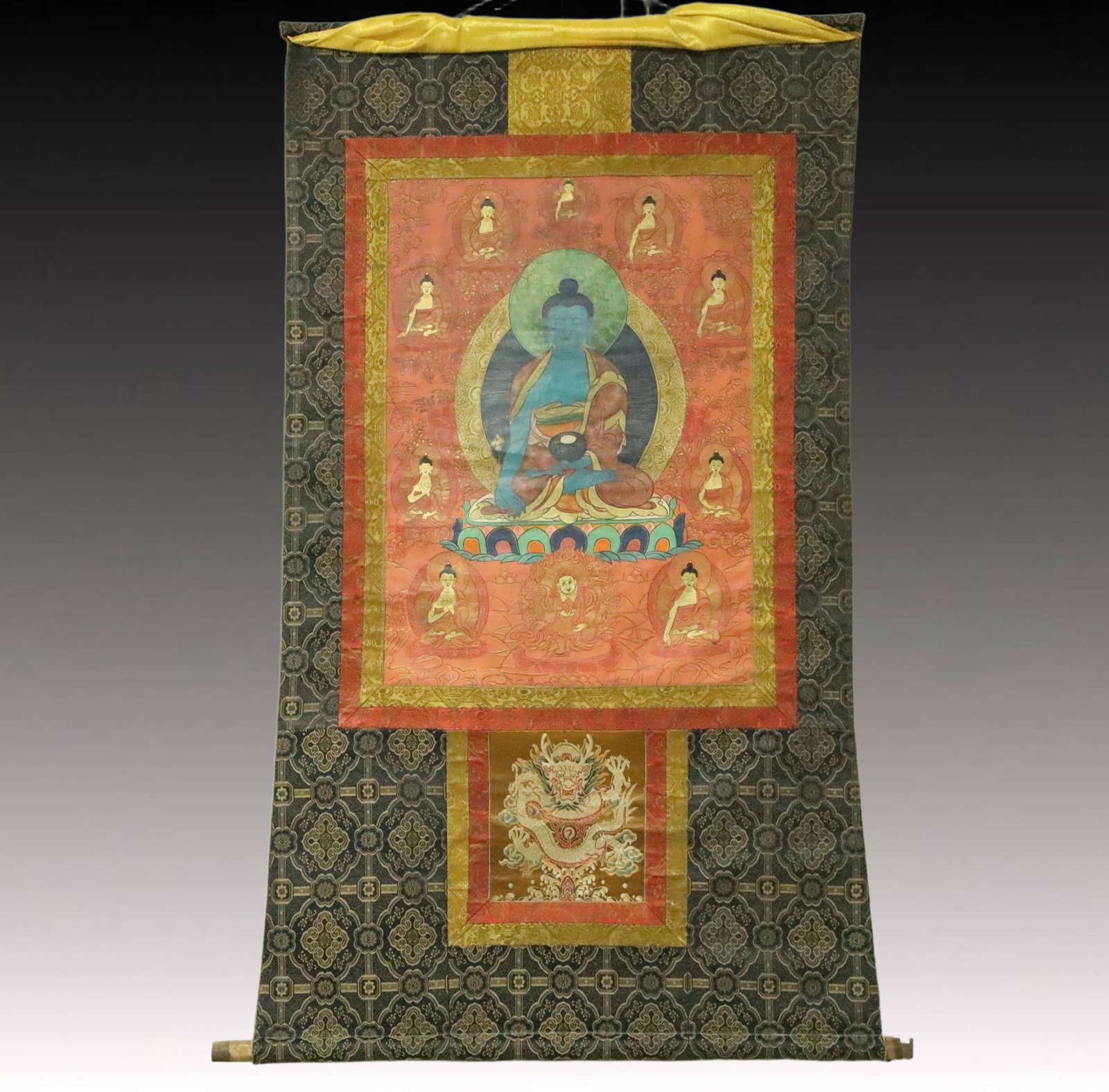 A Rare Brocade Painted Color Statue of Sakyamuni Tangka: A Rare Brocade Painted Color Statue of Sakyamuni Tangka,Qing Dynasty, China,Size:34.6inx58.3in 织锦彩绘释迦摩尼像唐卡,中国