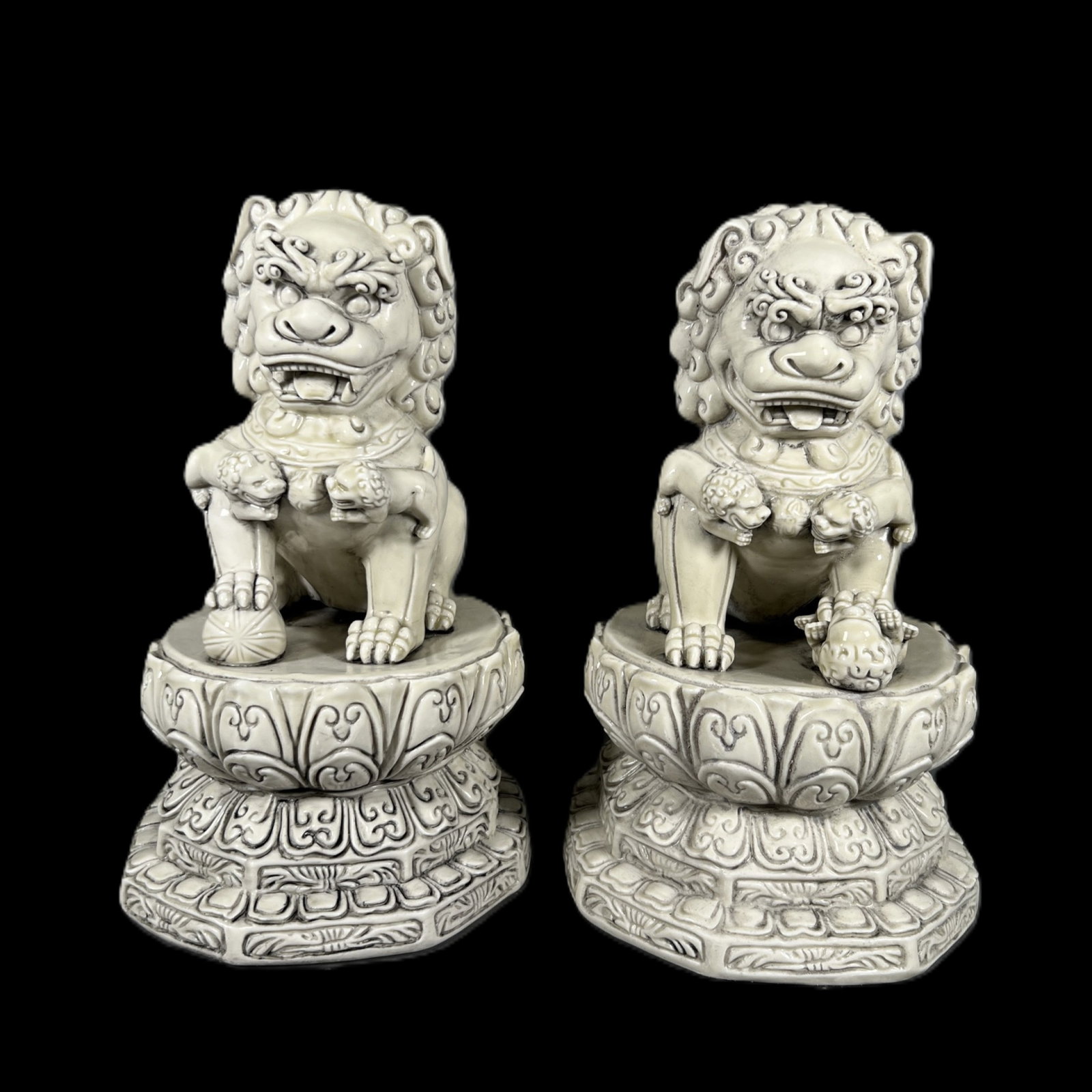 A Pair of Rare Blance-De-Chine Lion Ornaments (1 of 6)