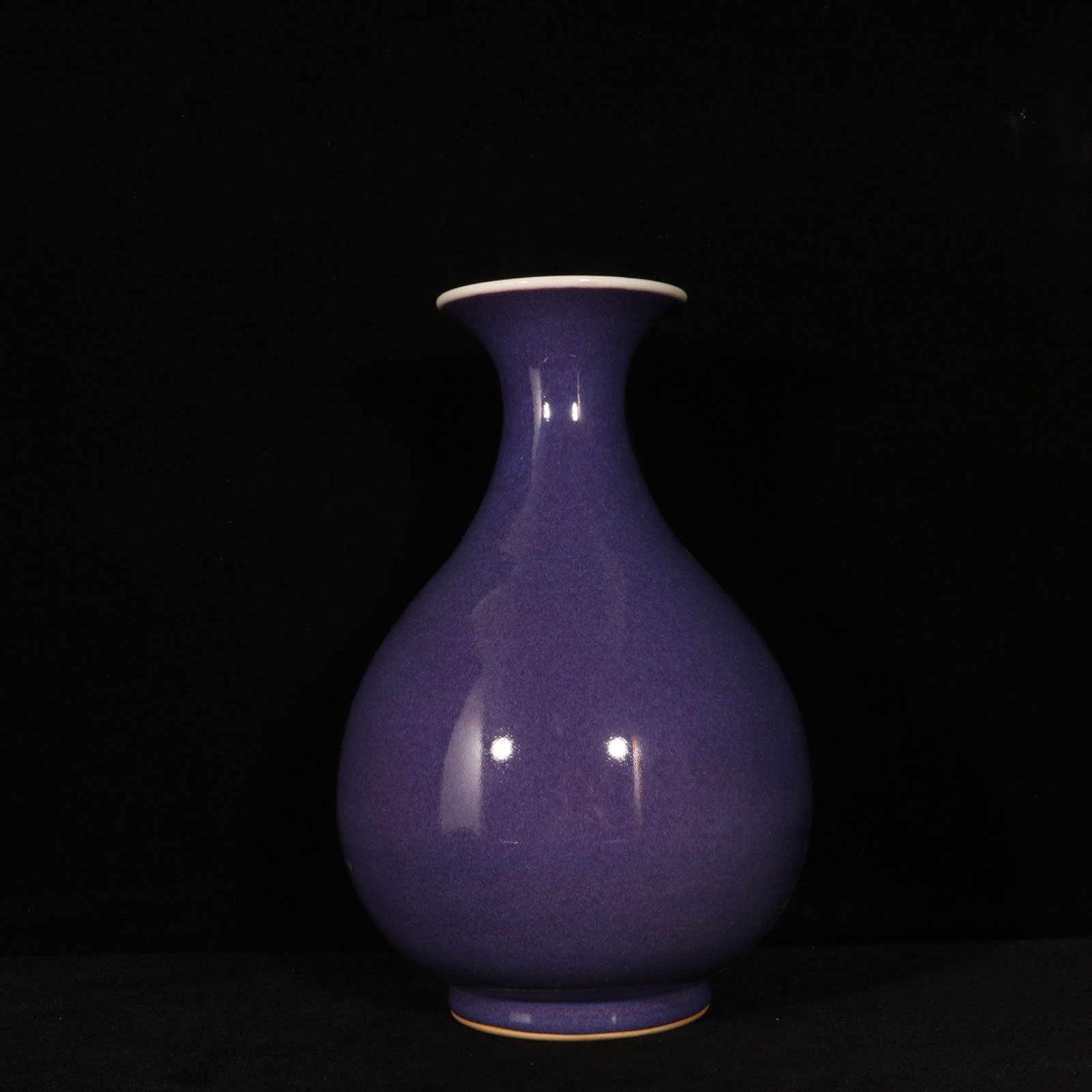 A Rare Flambe Glazed Vase: A Rare Flambe Glazed Vase,Qing Dynasty,China,Kangxi Six-character Mark,Size:12.2inx8.3in 窑变釉瓶,中国清代,康熙六字款