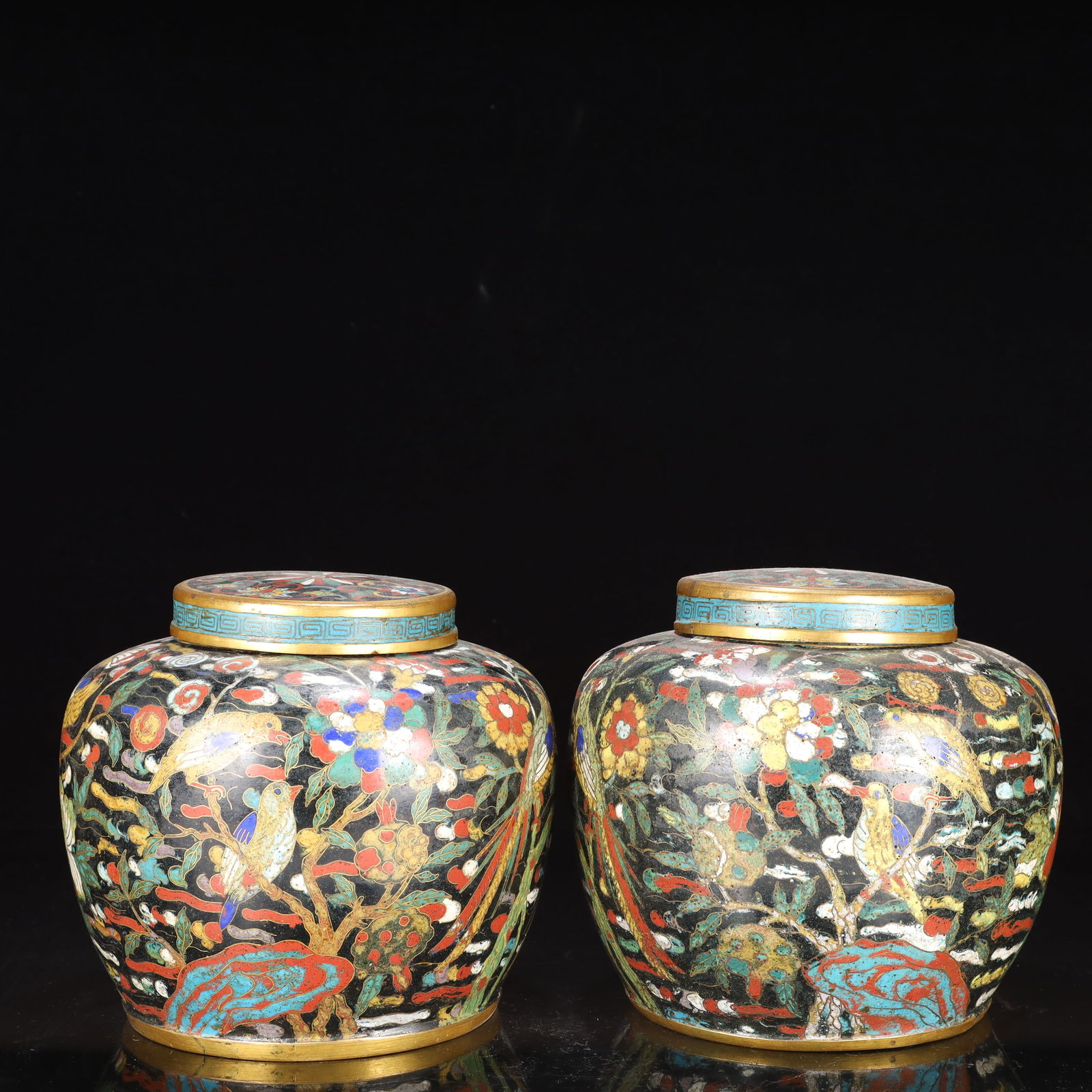 A Pair of Exquisite Cloisonne Flower and Bird Pattern Jars: A Pair of Exquisite Cloisonne Flower and Bird Pattern Jars,Qing Dynasty, China, Qianlong Four-character Mark,Size:7.3inx7.9inWeight:4250g 一对景泰蓝花鸟ಬ
