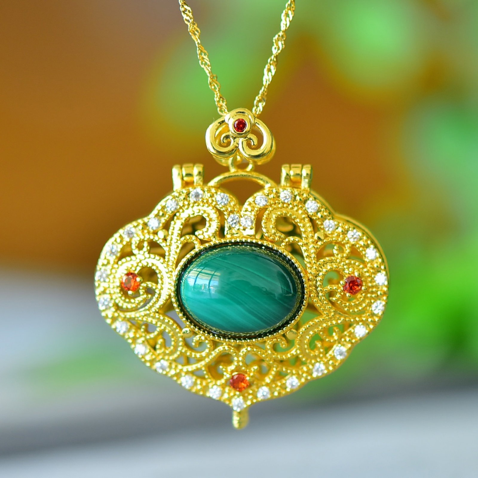 An Exquisite Bronze-Gold Plated Inlaid Malachite Necklace,Inlaid Diamond (1 of 5)