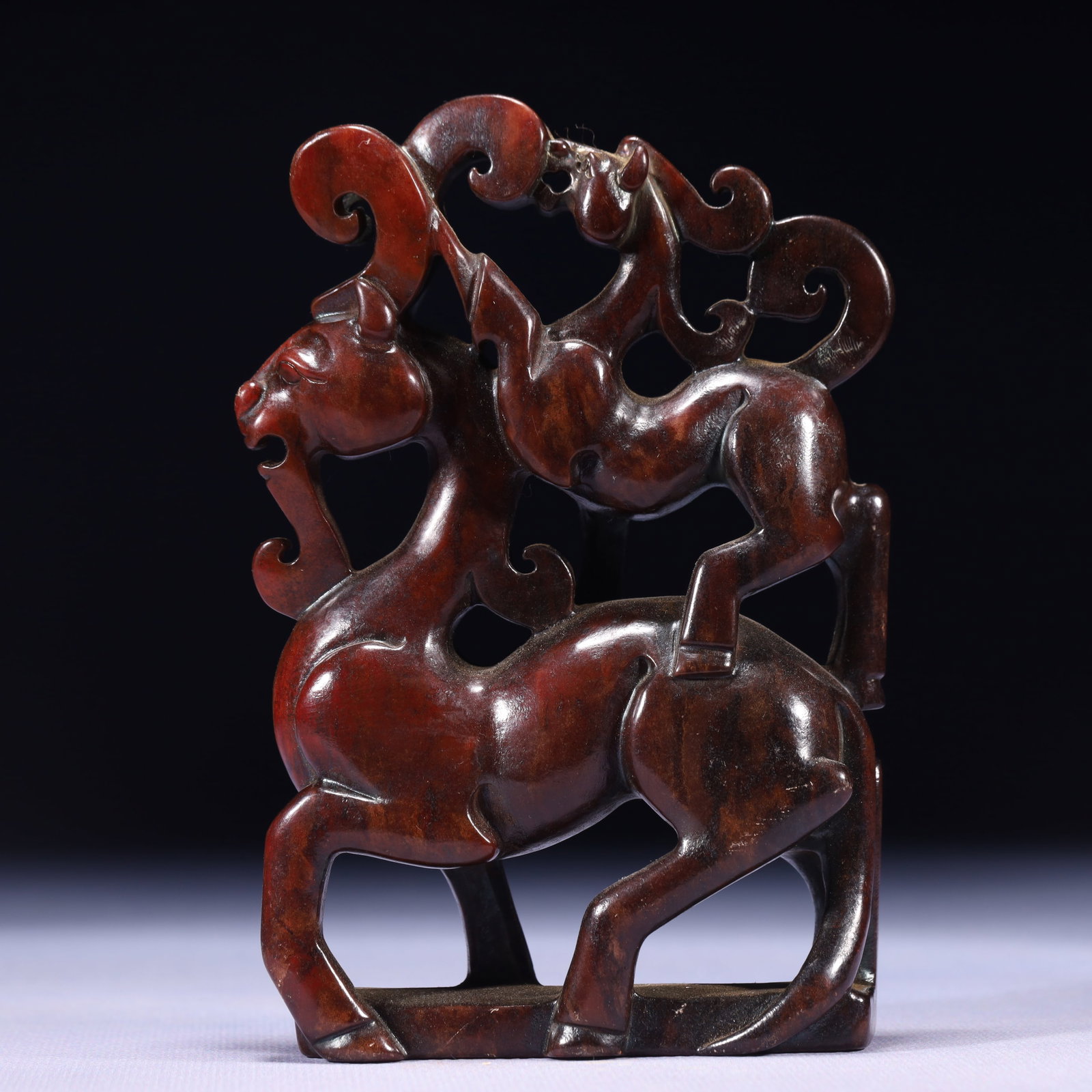 An Exquisite Archaic Jade Beast Ornament: An Exquisite Archaic Jade Beast Ornament,Ancient Time,China,Size:3.5inx1.4inx5.5in,Weight:503g 高古玉兽摆件,中国远古时期