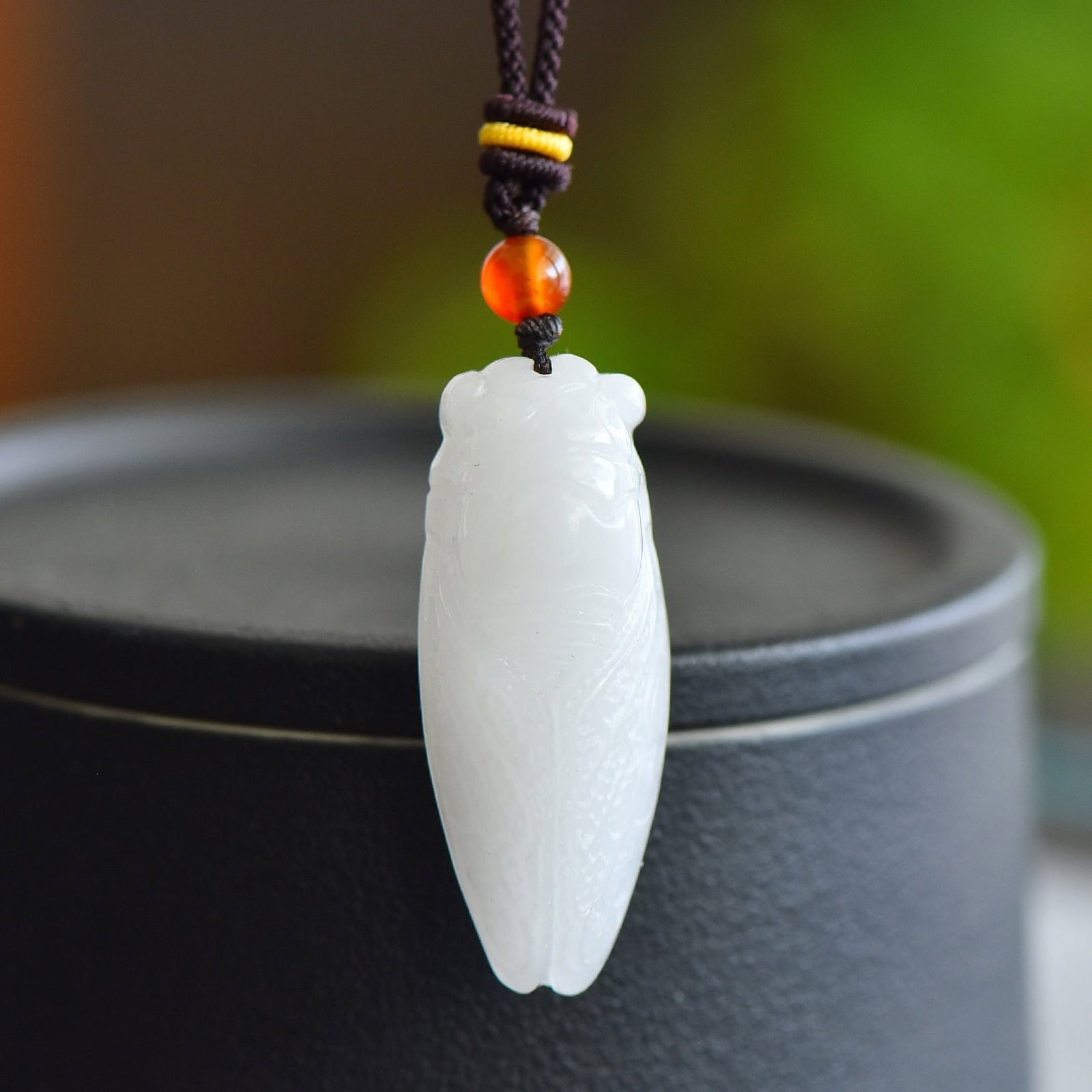 An Exquisite White Jade Pendant: An Exquisite White Jade Pendant 白玉吊坠