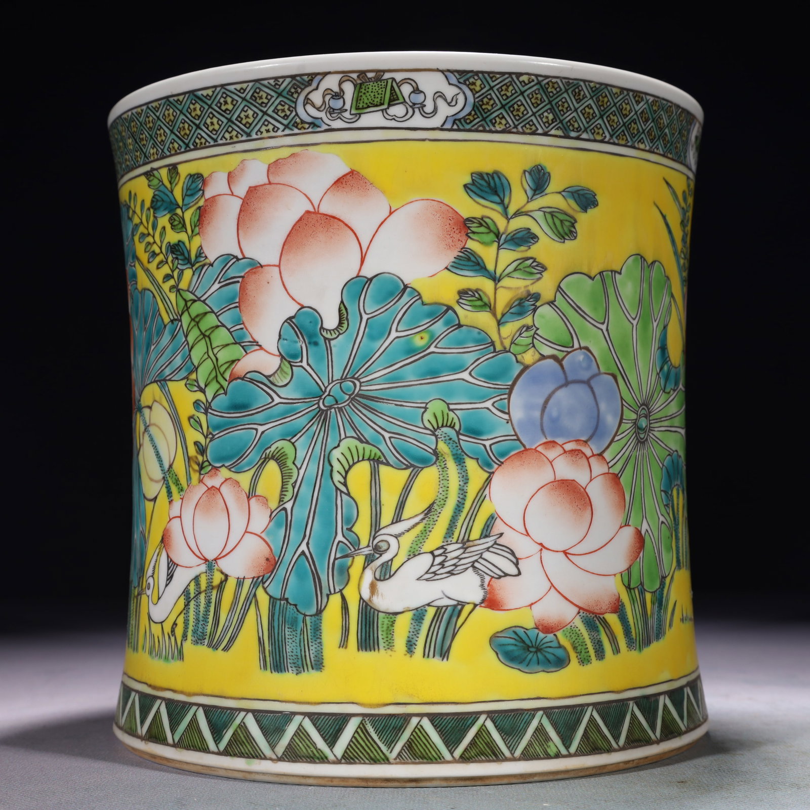 An Exquisite Yellow Ground Famille-Rose Flower and Crane Pattern Brush Pot: An Exquisite Yellow Ground Famille-Rose Flower and Crane Pattern Brush Pot,Qing Dynasty,China,Guangxu Six-character Mark,Size:7.3inx7.5in,Weight:2000g