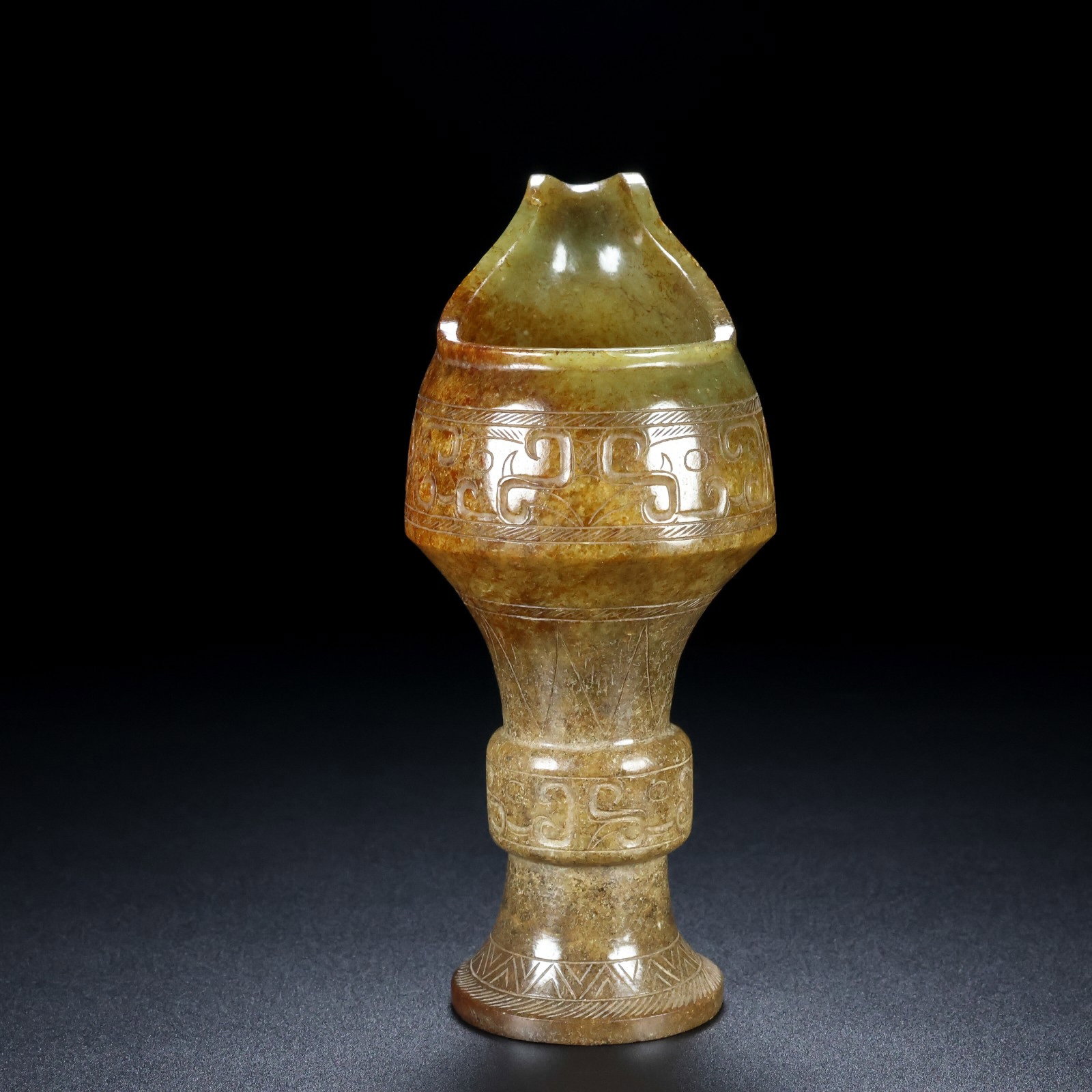 An Exquisite Archaic Jade Libation Cup: An Exquisite Archaic Jade Libation Cup,Ancient Time,China,Size:6.1inx2.6in,Weight:314.5g 高古玉酒杯,中国远古时期