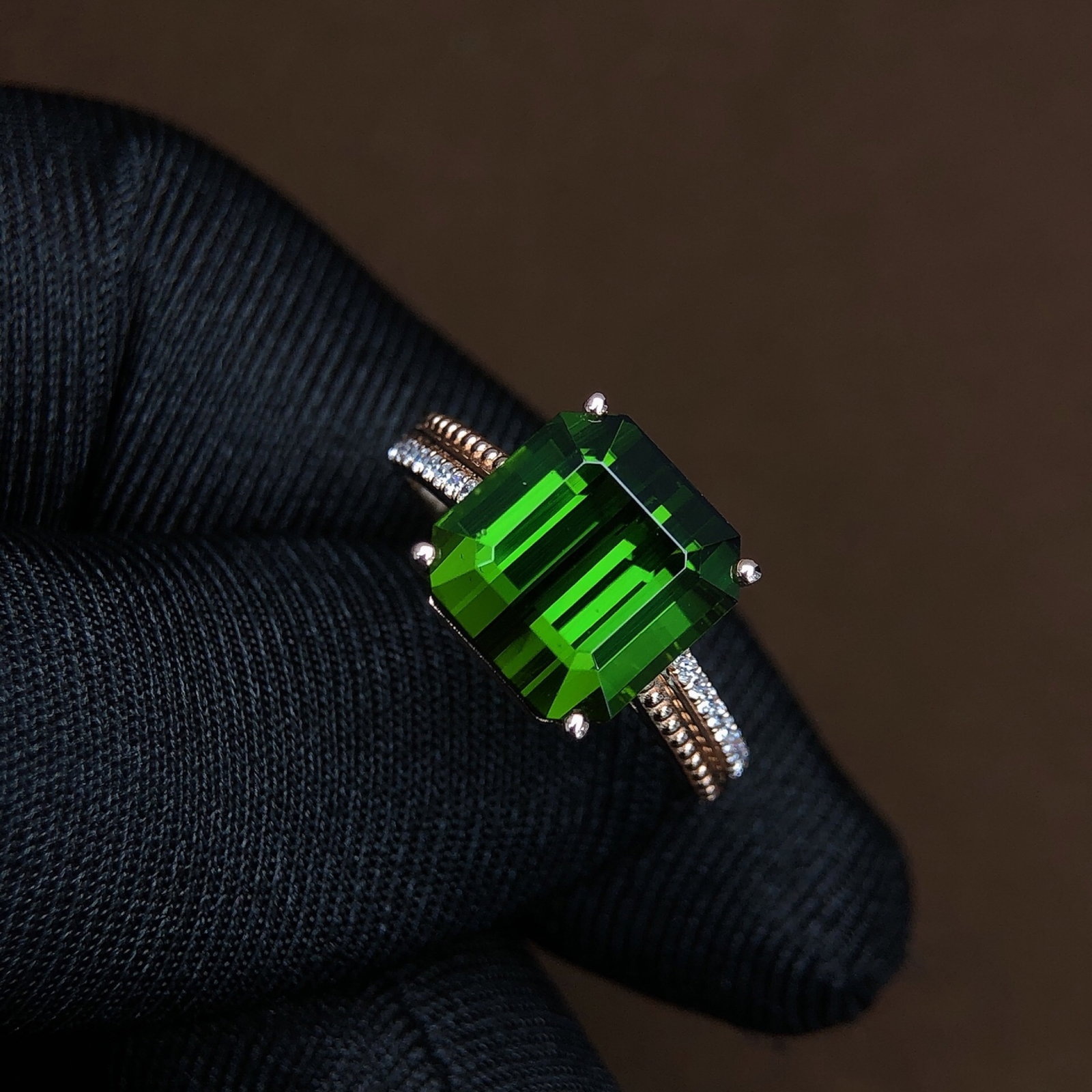 6.05Ctw Sterling Silver Inlaid Natural Tourmaline Ring: 6.05Ctw Sterling Silver Inlaid Natural Tourmaline Ring,Size:10mmx9.7mm 6.05Ctw纯银嵌天然碧玺戒指