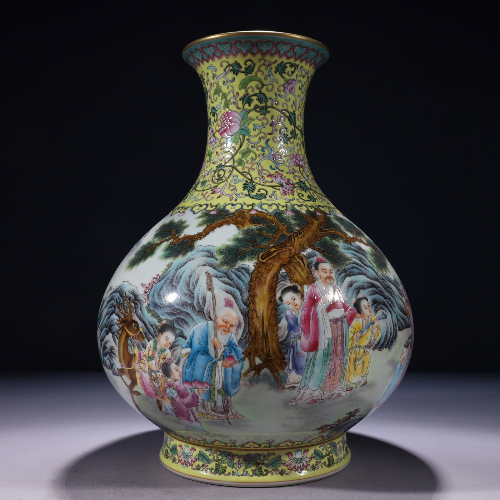 An Exquisite Yellow Ground Famille-Rose Painted Gold Character and Story Pattern Vase,with poem: An Exquisite Yellow Ground Famille-Rose Painted Gold Character and Story Pattern Vase,with poem,Qing Dynasty,China,Qianlong Six-character Mark,Size:10.2inx15.4in,Weight:5350g 黄地粉&