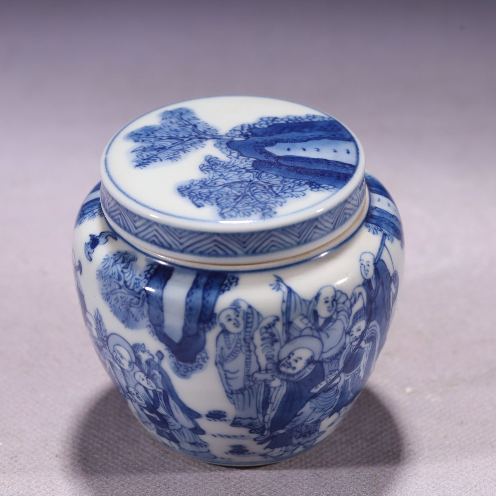 An Exquisite Blue and White Character and Story Pattern Jar: An Exquisite Blue and White Character and Story Pattern Jar,Qing Dynasty,China,Kangxi Six-character Mark,Size:2.8inx2.6in,Weight:141g 青花人物故事纹罐,&