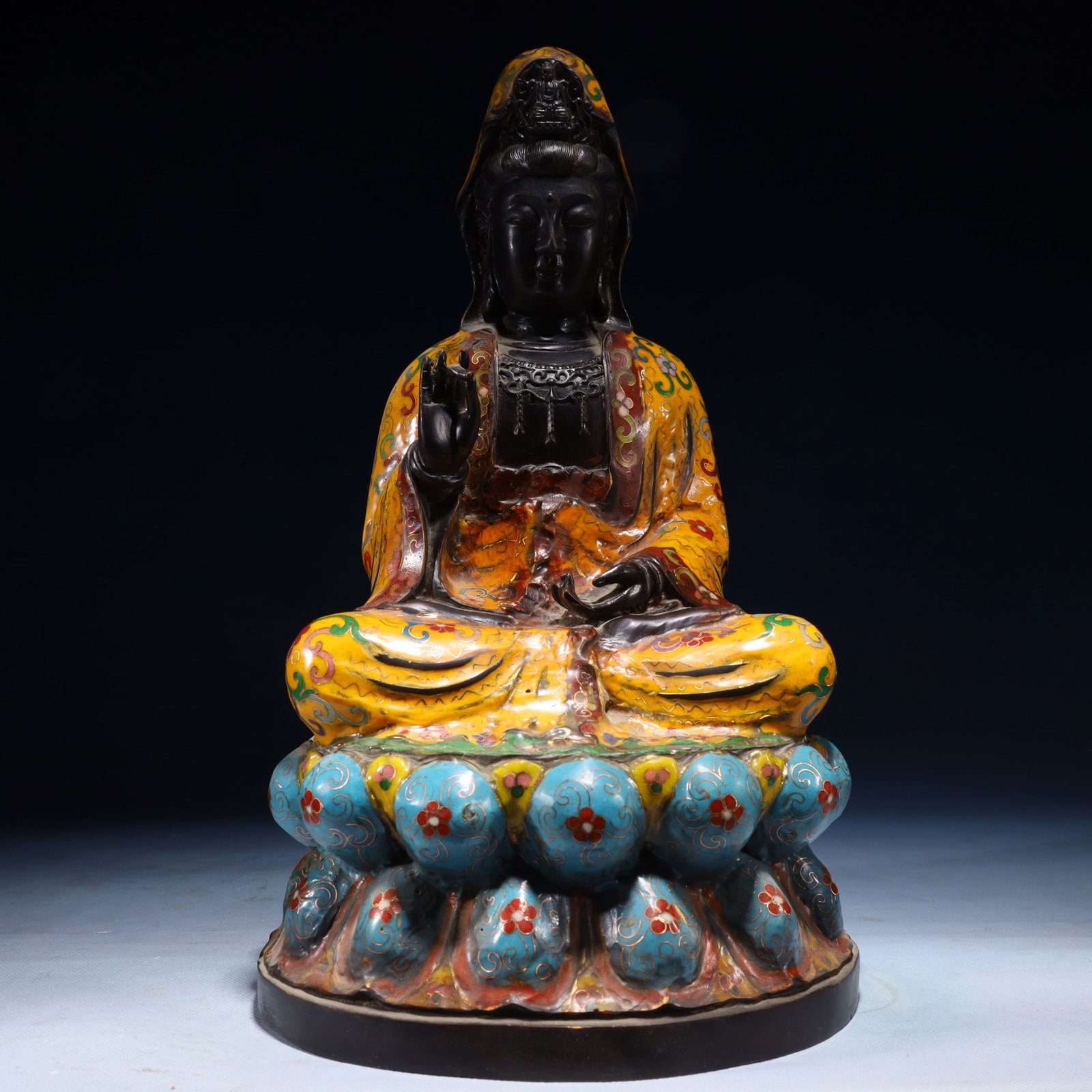 An Exquisite Cloisonne Statue of Avalokitesvara Ornament: An Exquisite Cloisonne Statue of Avalokitesvara Ornament,Qing Dynasty,China,Size:15.4inx7.5inx8.3in,Weight:5450g