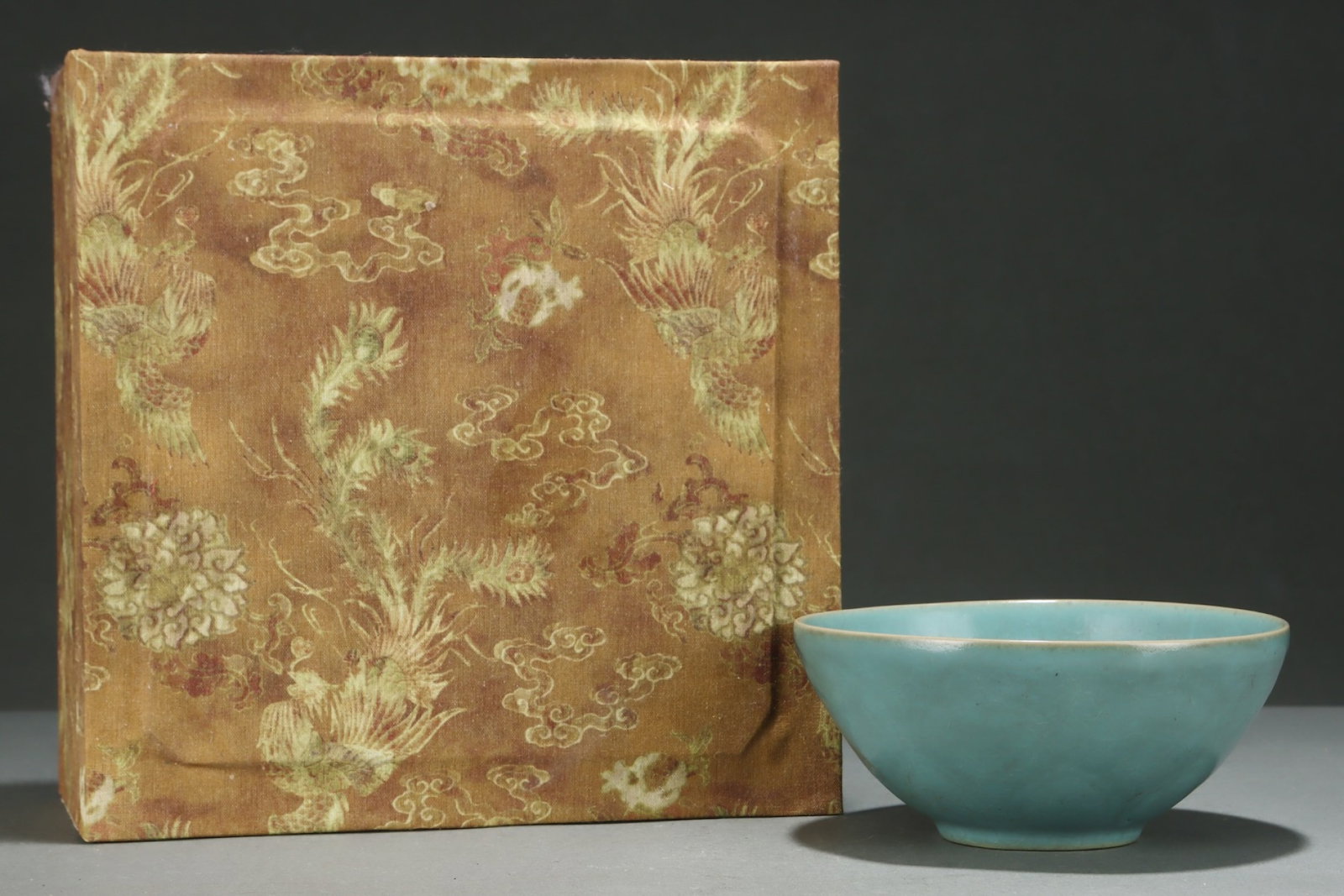 An Exquisite Ru yao Sky Blue Glazed Bowl: An Exquisite Ru yao Sky Blue Glazed Bowl,Song Dynasty,China,Size:2.9inx6.4in 汝窑天蓝釉碗,中国宋代