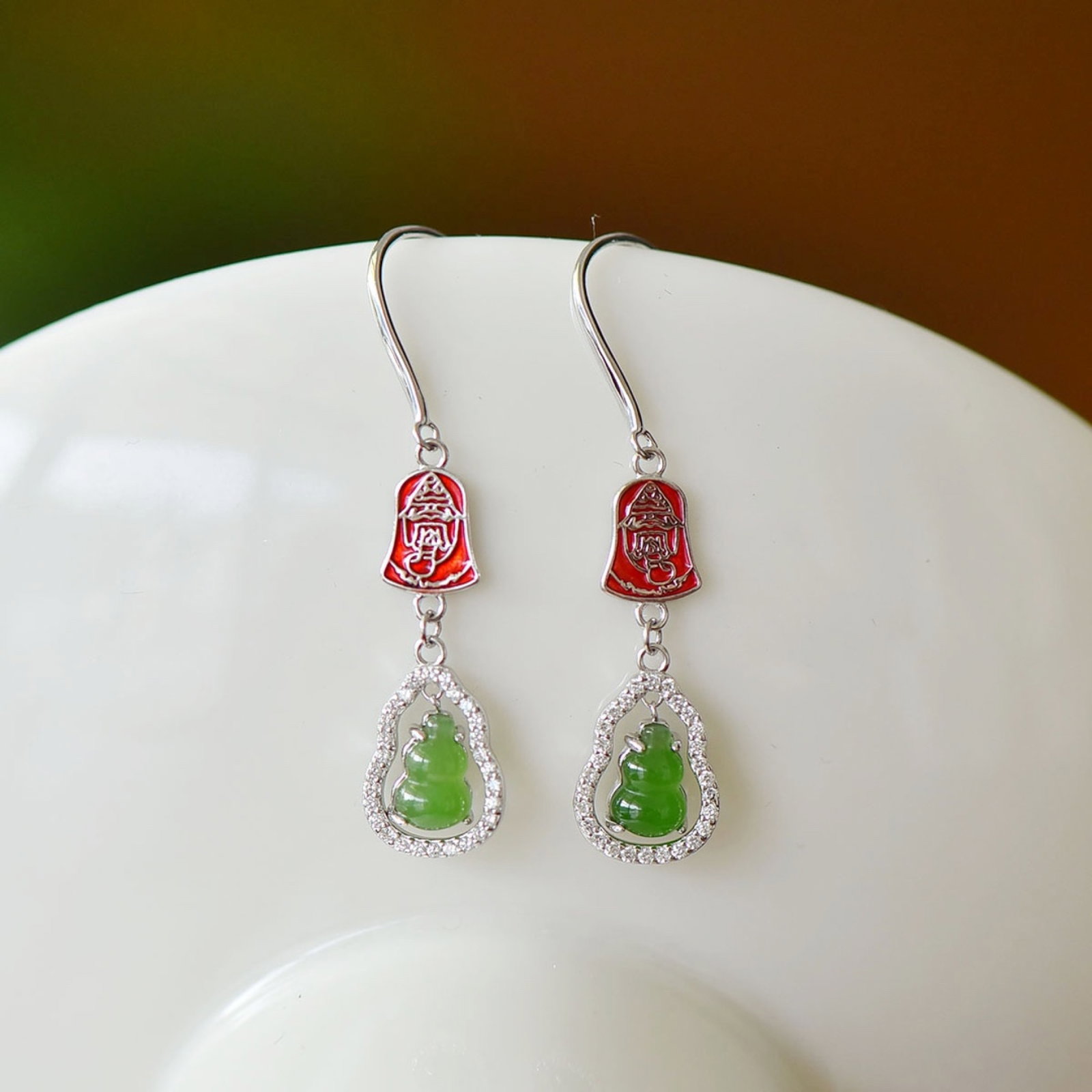 A Pair of Exquisite Sterling Silver Inlaid Jasper Enamel Gourd Earrings,Inlaid Diamond: A Pair of Exquisite Sterling Silver Inlaid Jasper Enamel Gourd Earrings,Inlaid Diamond,Size:5mmx7mm 一对纯银镶碧玉珐琅葫芦耳