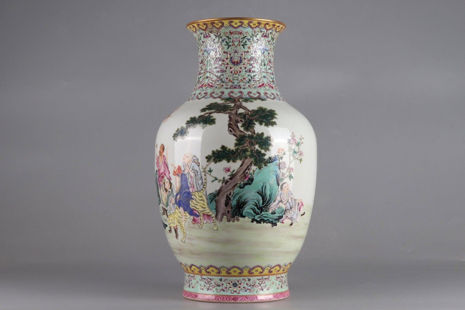 A Rare Famille-Rose Painted Gold Character and Story Pattern Vase: A Rare Famille-Rose Painted Gold Character and Story Pattern Vase,Qing Dynasty,China,Qianlong Six-character Mark,Size:14.6inx8.7in 粉彩描金人物故事ń