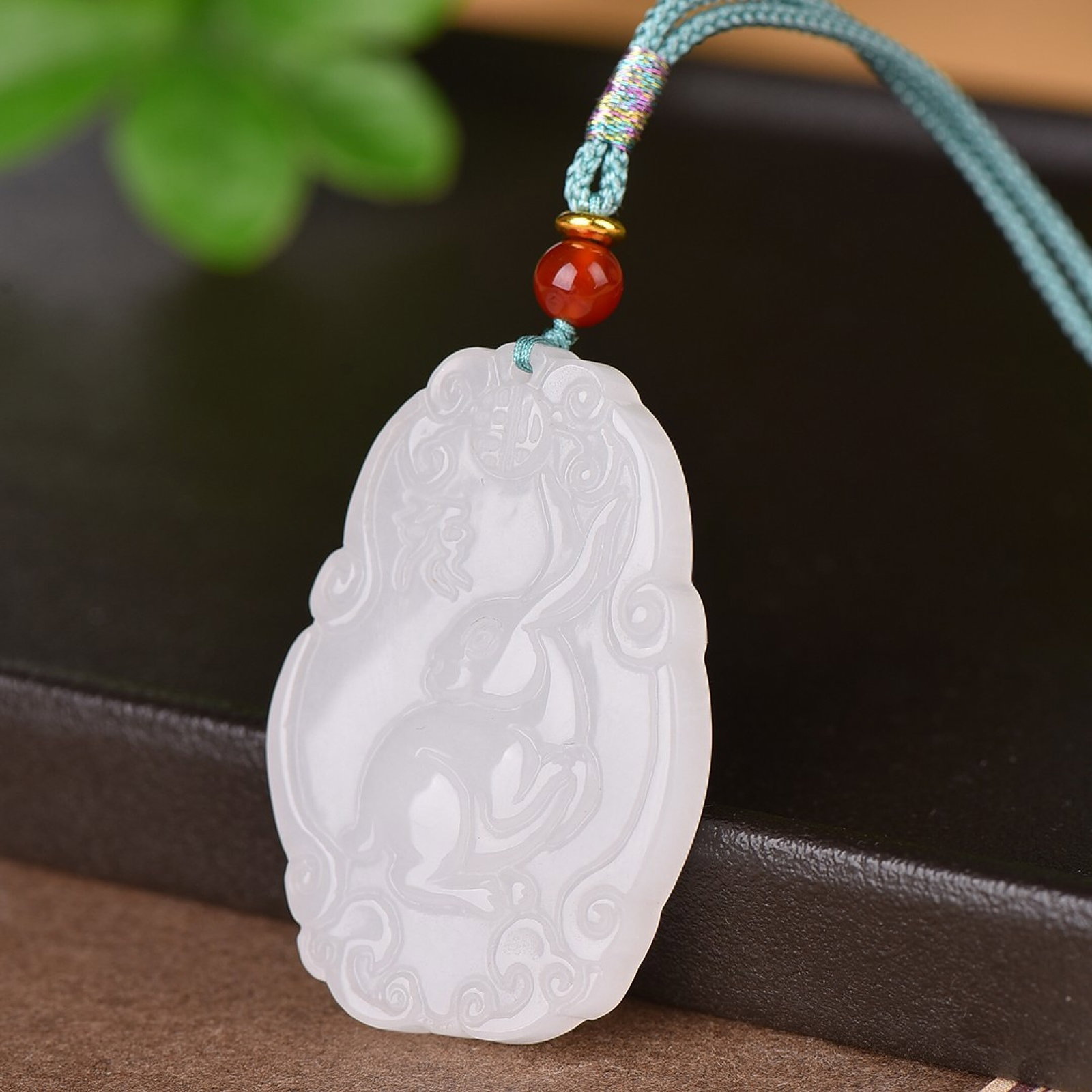 An Exquisite White Jade Rabbit Pattern Pendant - 2