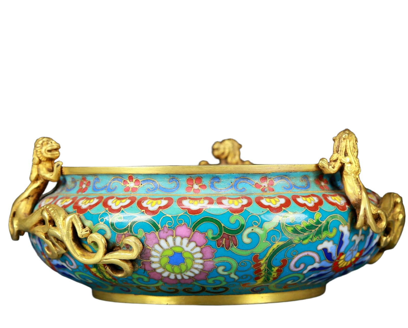 A fine cloisonn?? 'Lotus and Chilong' pattern brush washer: An exquisite cloisonné 'Lotus and Chilong' pattern brush washer, the application of filigree craftsmanship makes the decoration of this collection more refined and three-dimensional. This