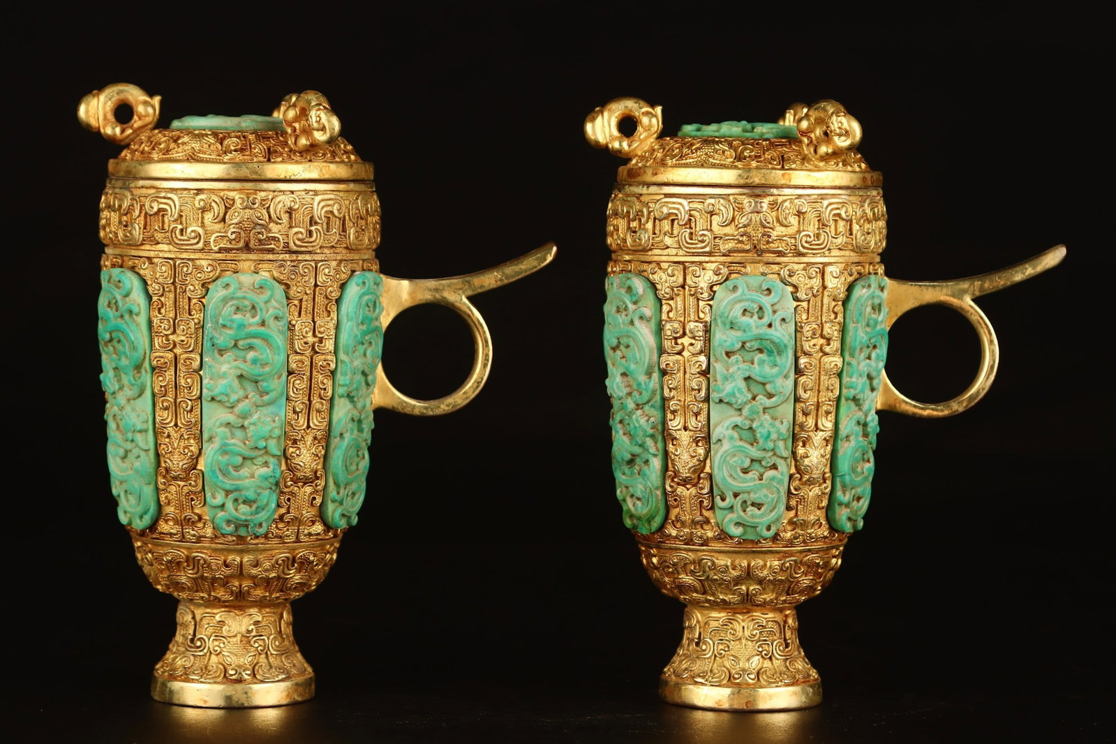A Pair of Exquisite Gilt Bronze Inlaid Turquoise Chi-Dragon Pattern Cover Cups: A Pair of Exquisite Gilt Bronze Inlaid Turquoise Chi-Dragon Pattern Cover Cups,the Warring States period in China,Size:4.1inx2.6inx5.5in,Weight:1120g 一对铜鎏金镶&#