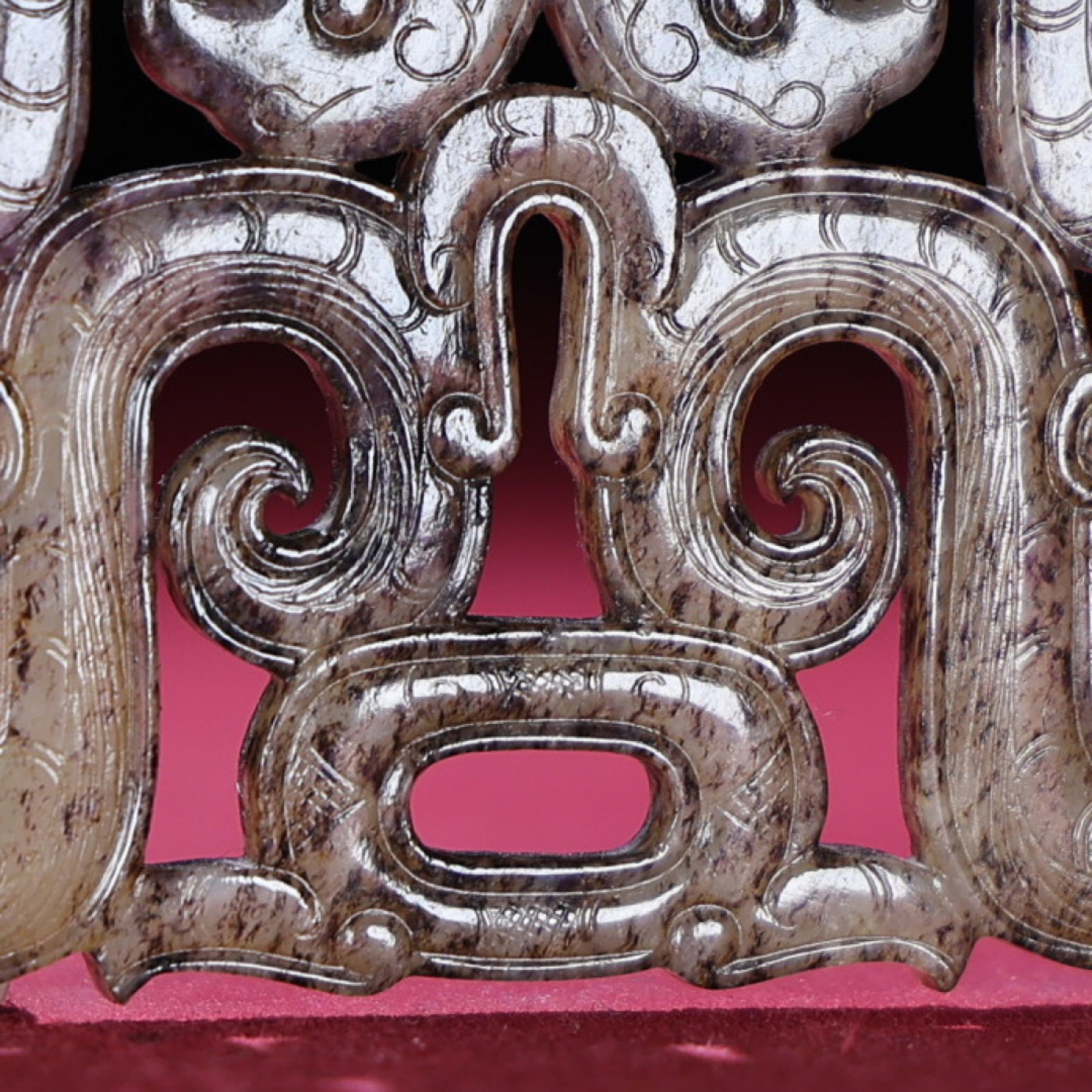 An Exquisite White Jade Dragon Pattern Pendant - 7