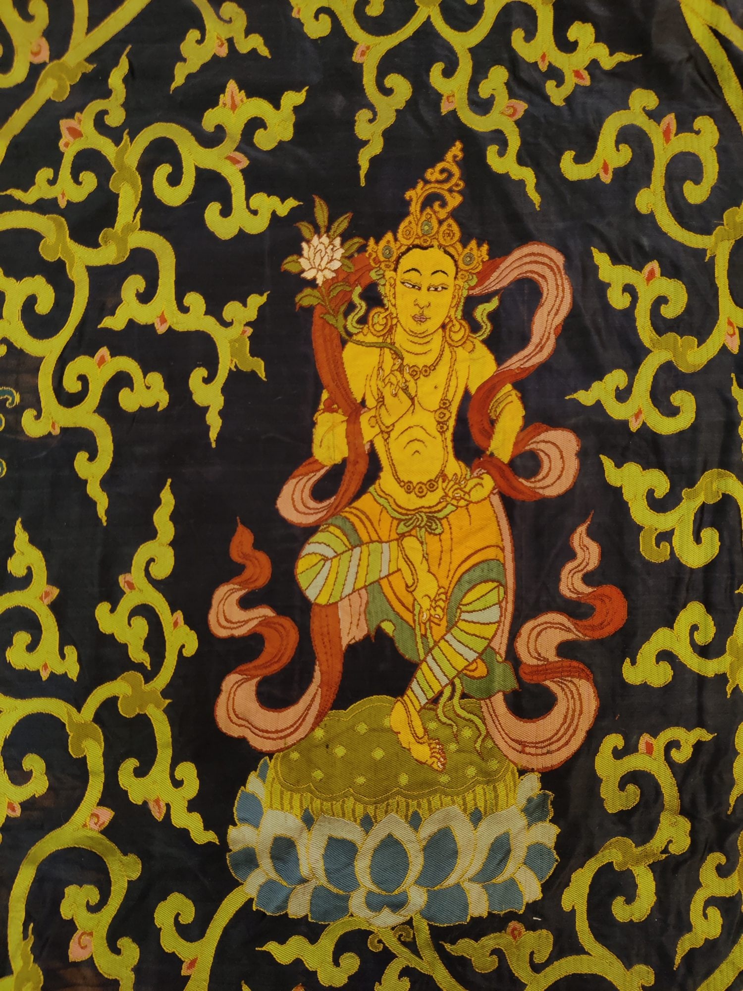 Cloud Brocade Supporting Goddess Picture - 2