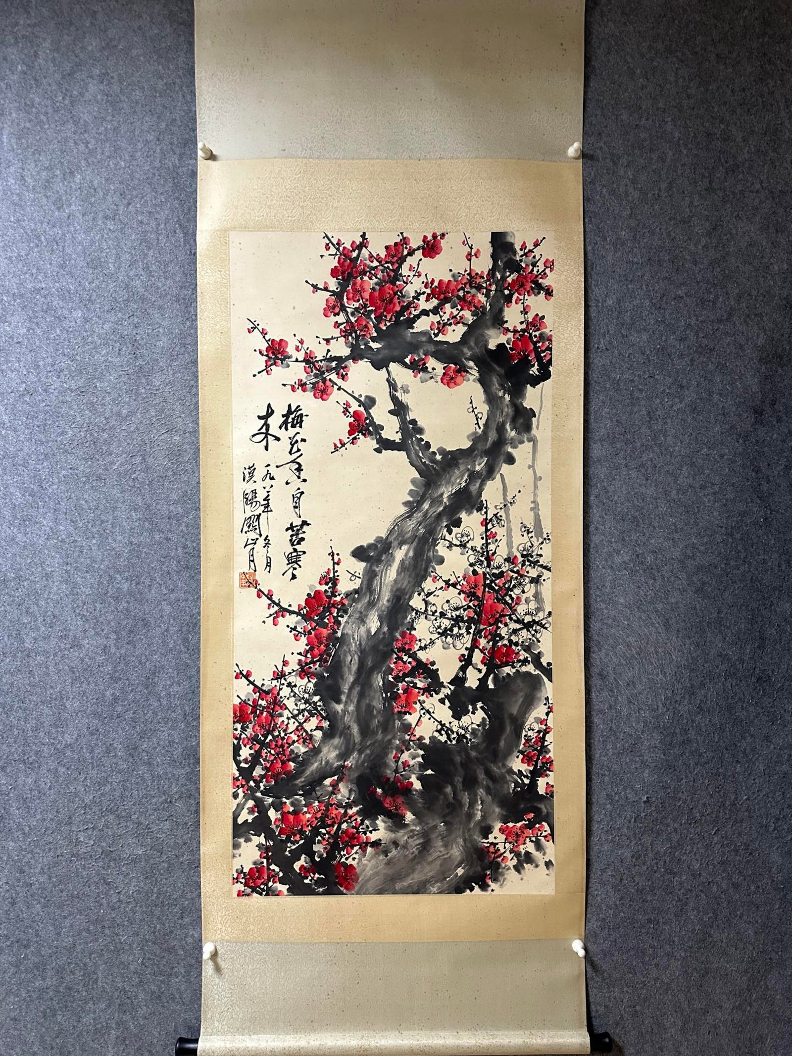 A Chinese Vertical Scroll Ink Painting of Flower on Paper: A Chinese Vertical Scroll Ink Painting of Flower on Paper,Guan Shanyue,Size:53.9inx26.8in