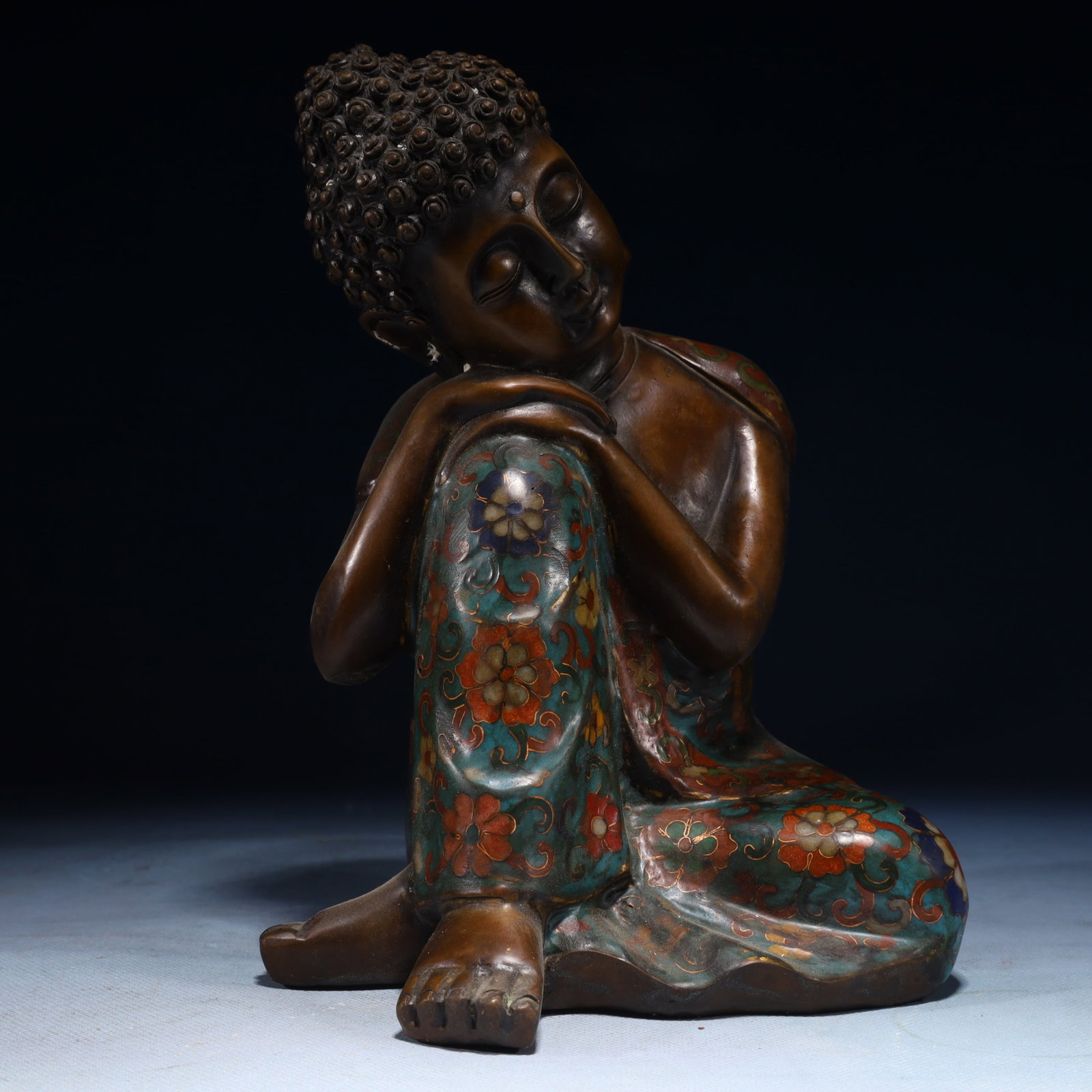 An Exquisite Cloisonne Flower Pattern Buddha Statue Ornament: An Exquisite Cloisonne Flower Pattern Buddha Statue Ornament,Qing Dynasty,China,Qianlong Four-character Mark,Size:9.1inx6.7inx6.3in,Weight:3200g 景泰蓝花卉纹佛