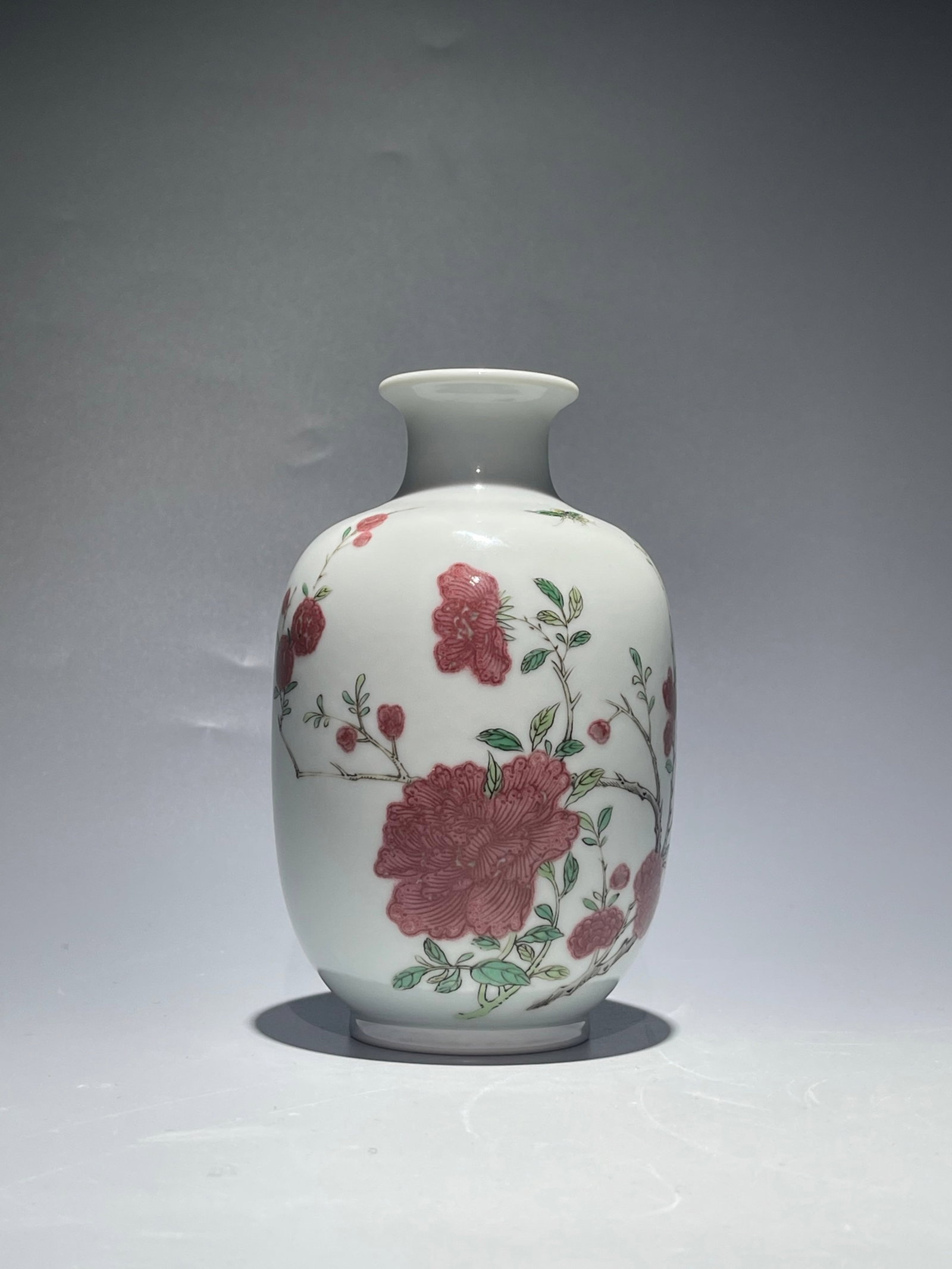 An Exquisite Underglaze-Red Flower Pattern Vase (1 of 9)
