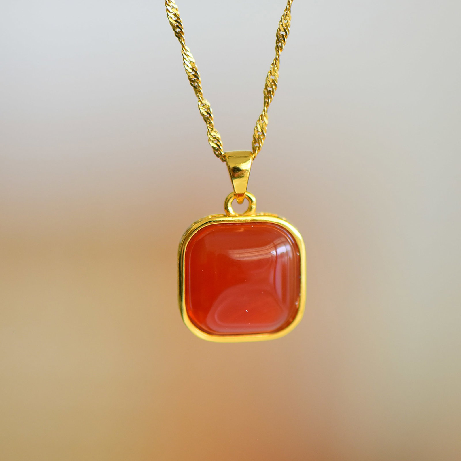 A Set of Fine Sterling Silver-Gold Plated Inlaid Red Agate Jewelry: A Set of Fine Sterling Silver-Gold Plated Inlaid Red Agate Jewelry 一套纯银镀金镶红玛瑙首饰