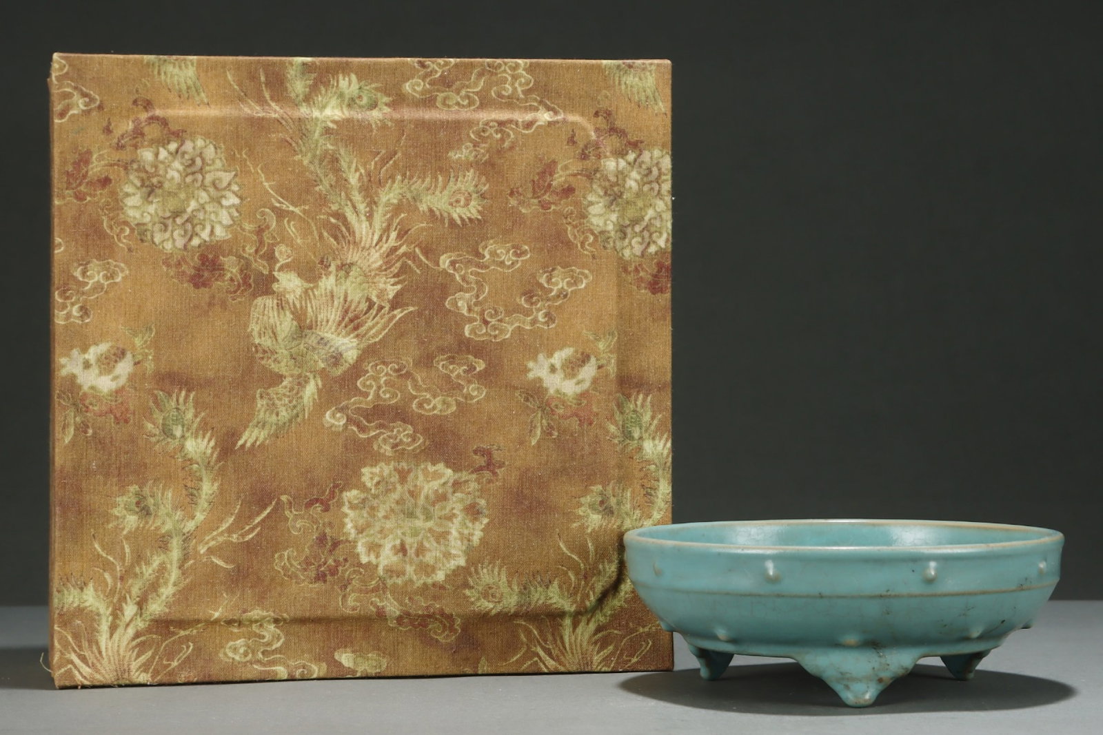 An Exquisite Ru yao Sky Blue Glazed Tripod Brush Washer: An Exquisite Ru yao Sky Blue Glazed Tripod Brush Washer,Song Dynasty,China,Size:2.6inx7in 汝窑天蓝釉三足笔洗,中国宋代