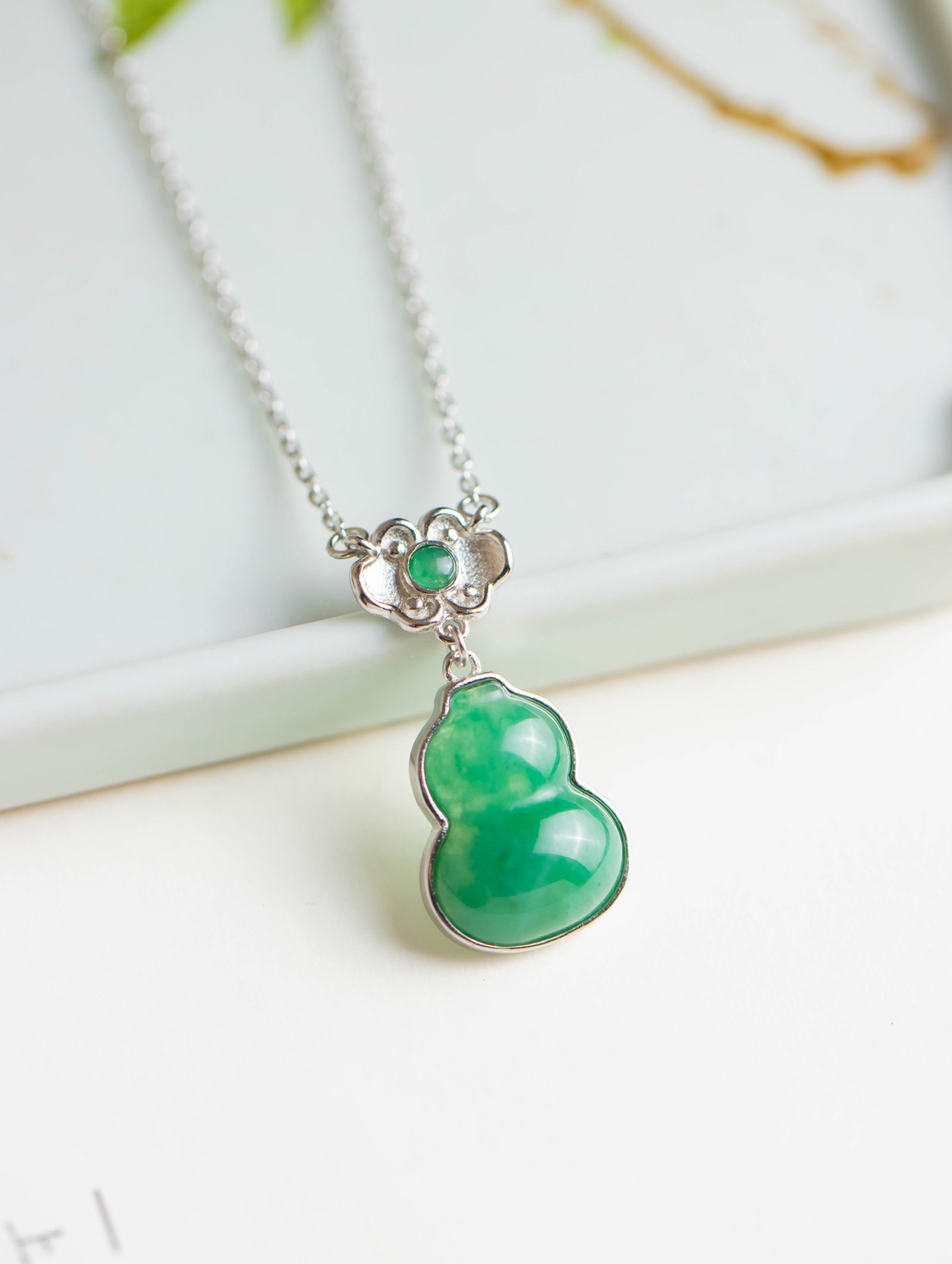 An Exquisite Sterling Silver Inlaid Jadeite Gourd Pendant (1 of 4)